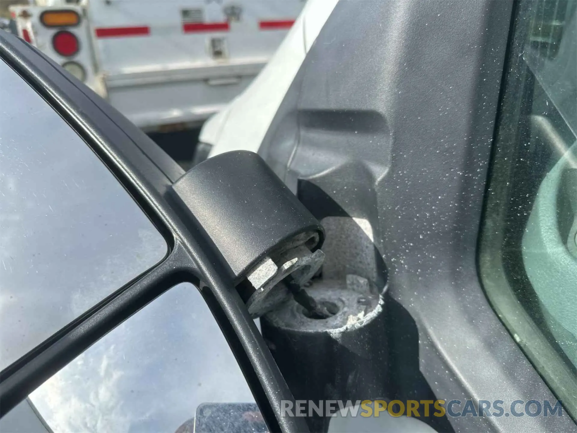 2 fotografías del automóvil dañado 1FTYR2CM0KKA46602 FORD TRANSIT-250 2019