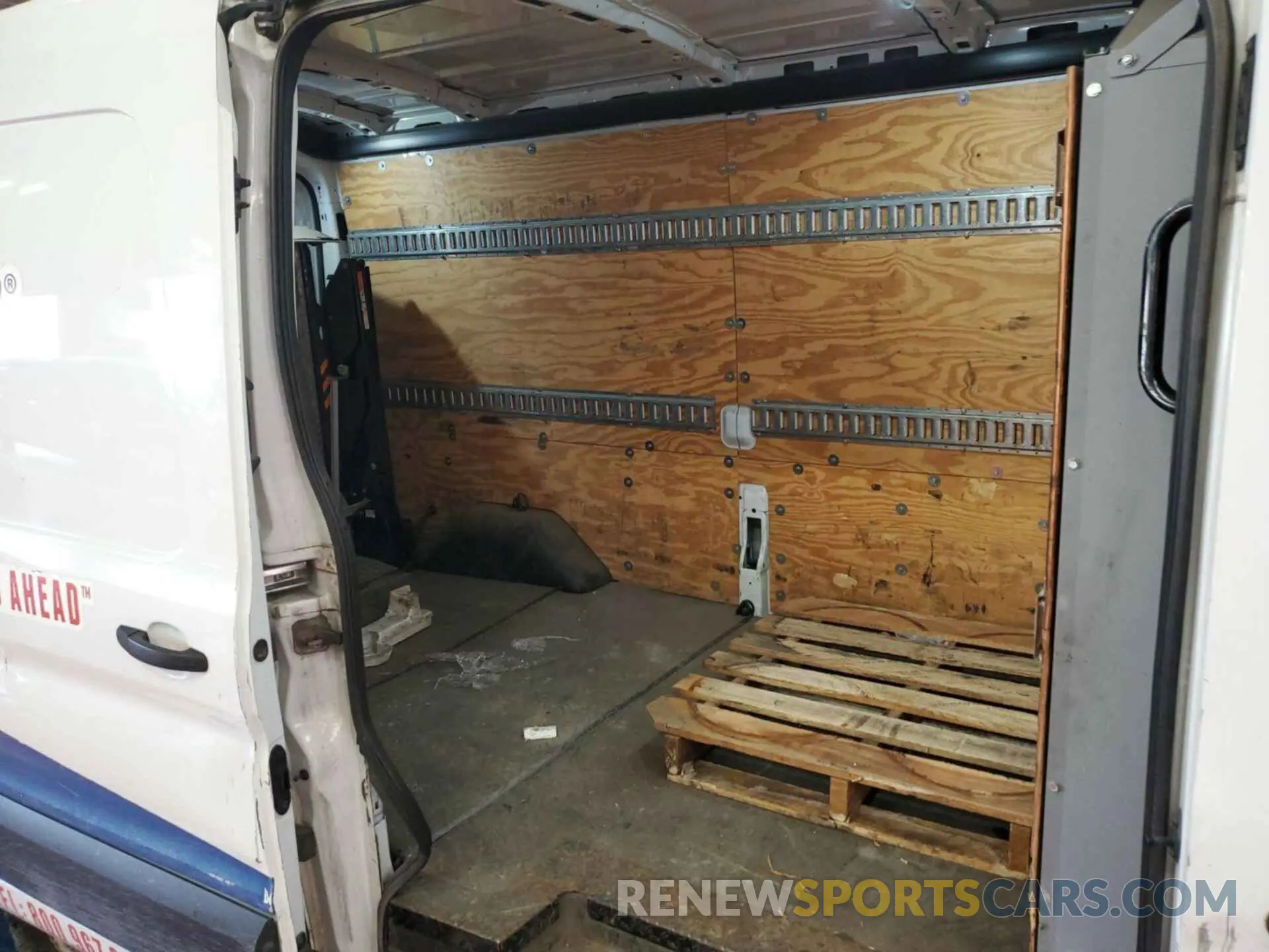 20 fotografías del automóvil dañado 1FTYR2CM0KKA46602 FORD TRANSIT-250 2019