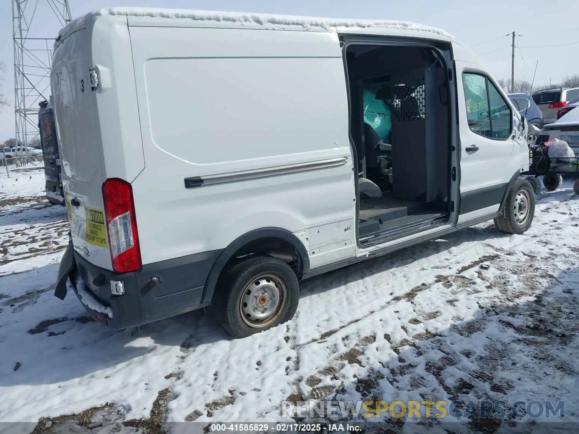 4 fotografías del automóvil dañado 1FTYR2CM0KKB45744 FORD TRANSIT-250 2019
