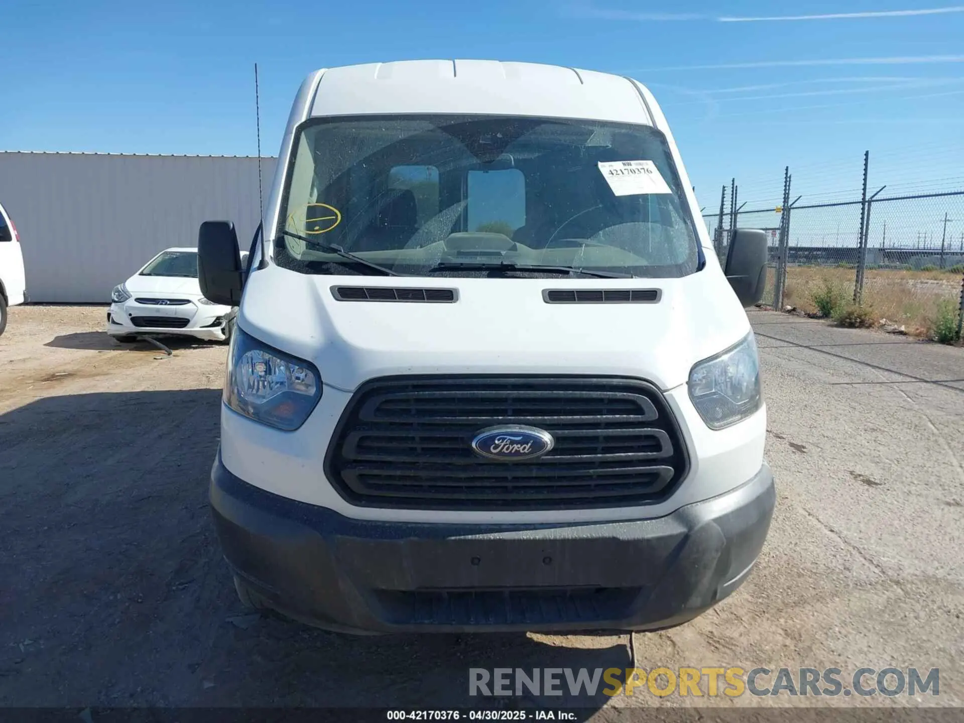 12 fotografías del automóvil dañado 1FTYR2CM0KKB83667 FORD TRANSIT-250 2019