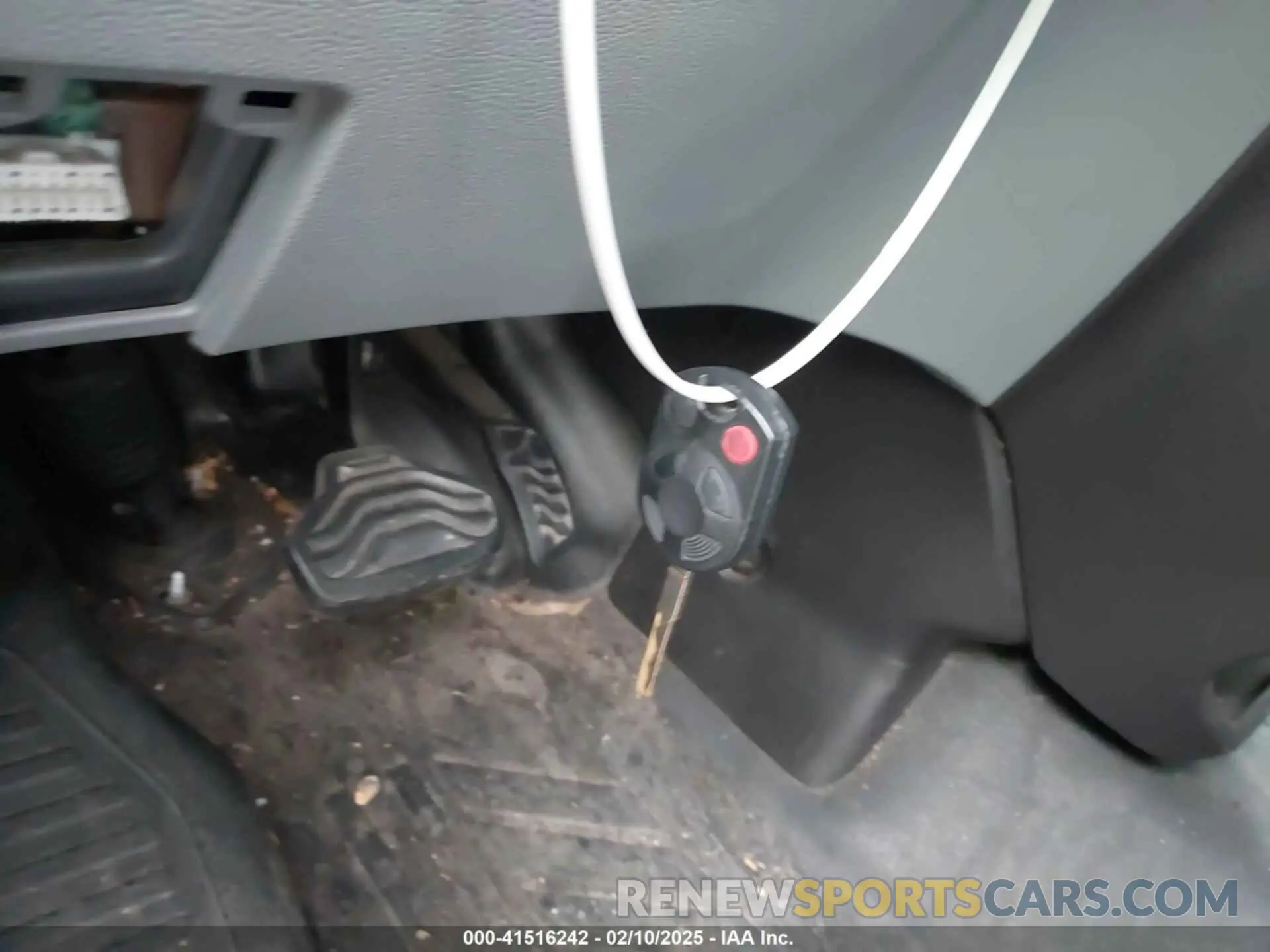 11 fotografías del automóvil dañado 1FTYR2CM2KKA82002 FORD TRANSIT-250 2019