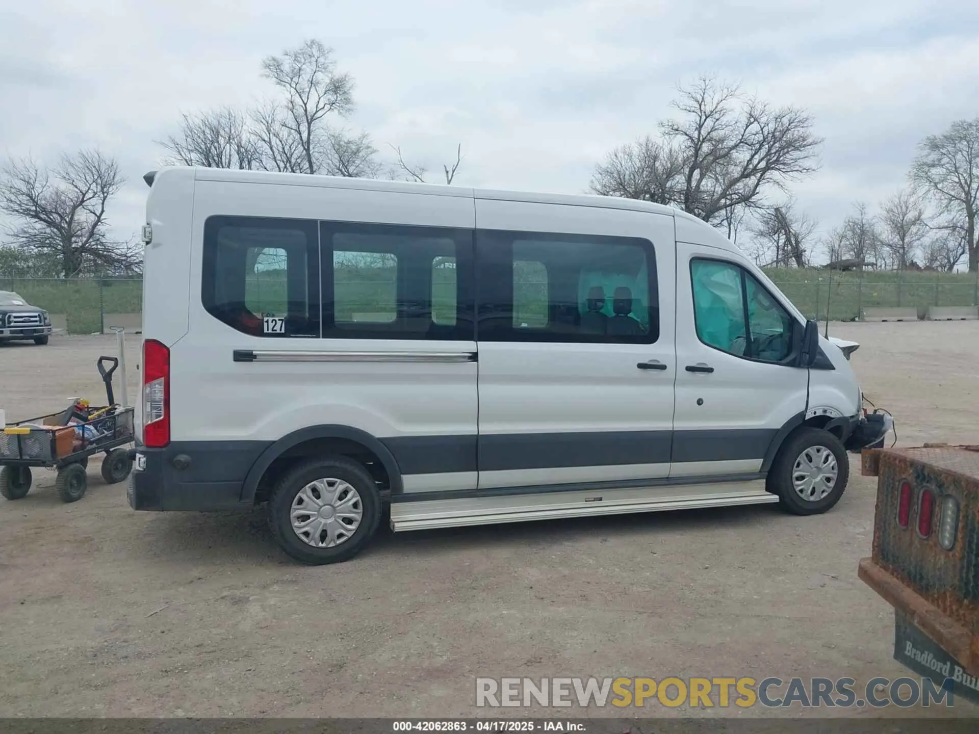 14 fotografías del automóvil dañado 1FTYR2CM3KKA06742 FORD TRANSIT-250 2019