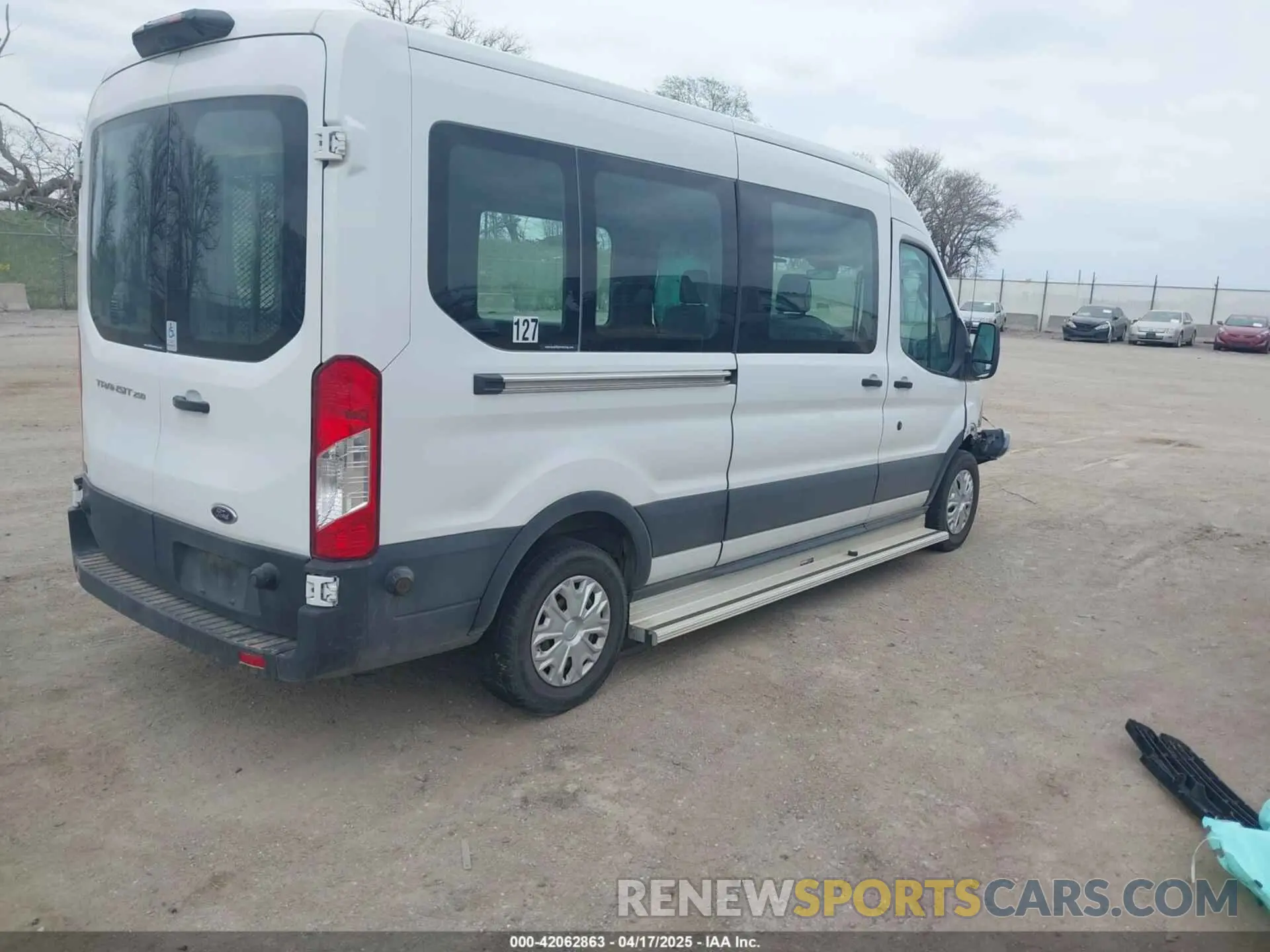 4 fotografías del automóvil dañado 1FTYR2CM3KKA06742 FORD TRANSIT-250 2019