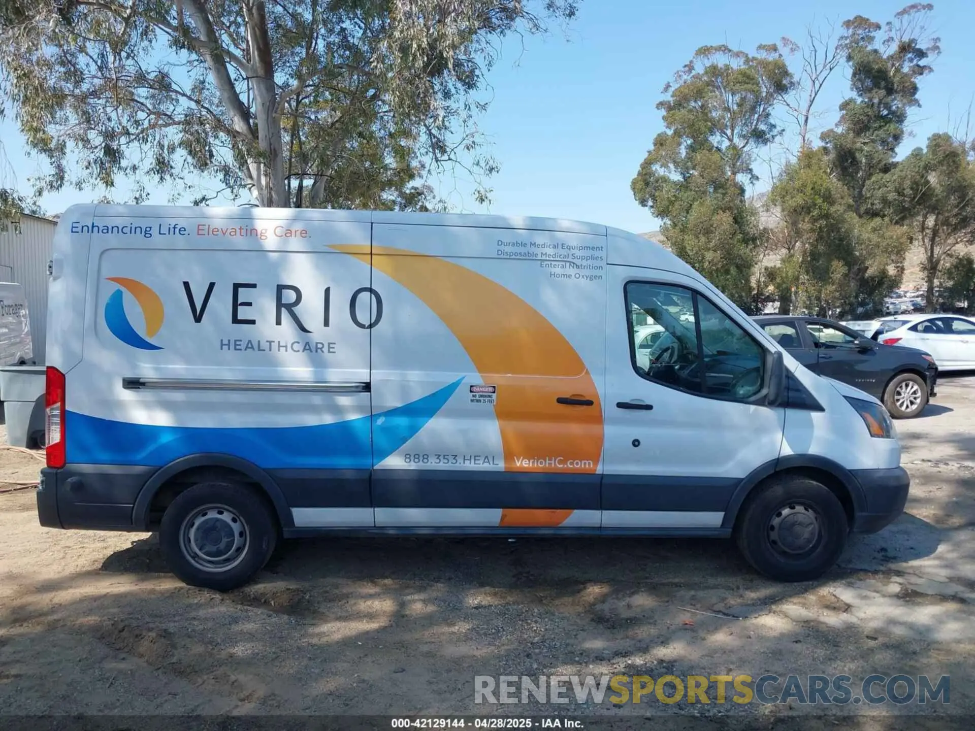 13 fotografías del automóvil dañado 1FTYR2CM5KKB19415 FORD TRANSIT-250 2019