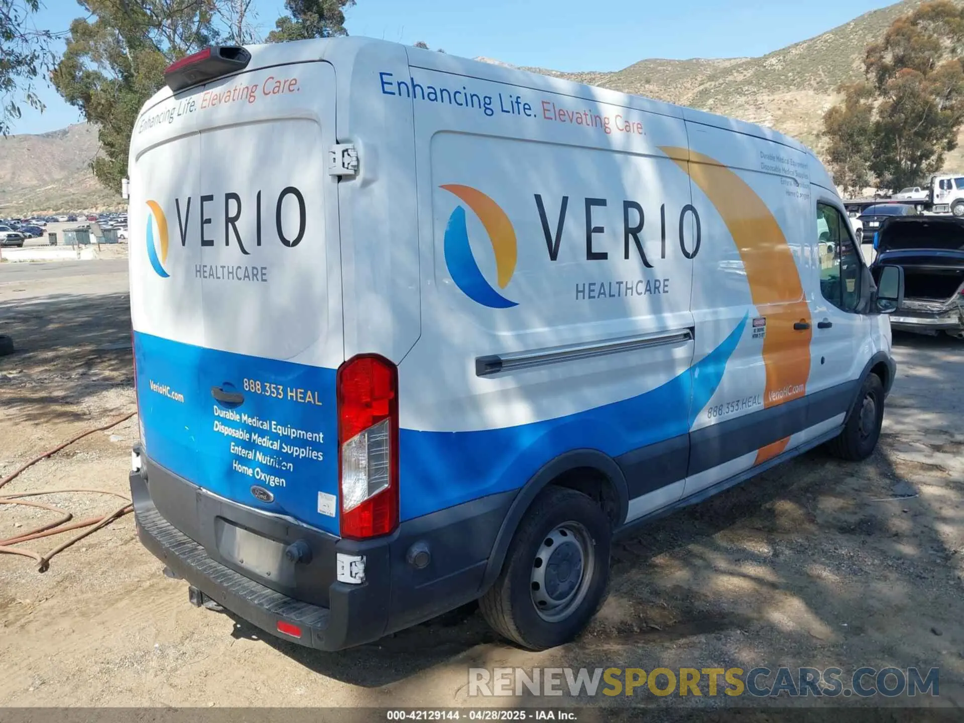 4 fotografías del automóvil dañado 1FTYR2CM5KKB19415 FORD TRANSIT-250 2019