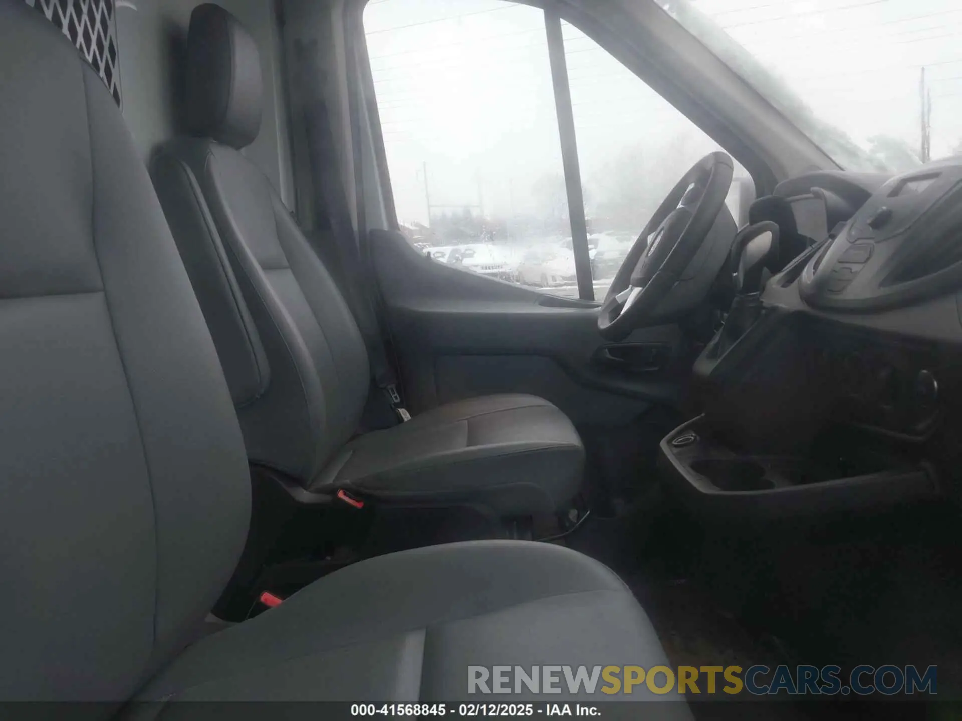 5 fotografías del automóvil dañado 1FTYR2CM9KKB38937 FORD TRANSIT-250 2019