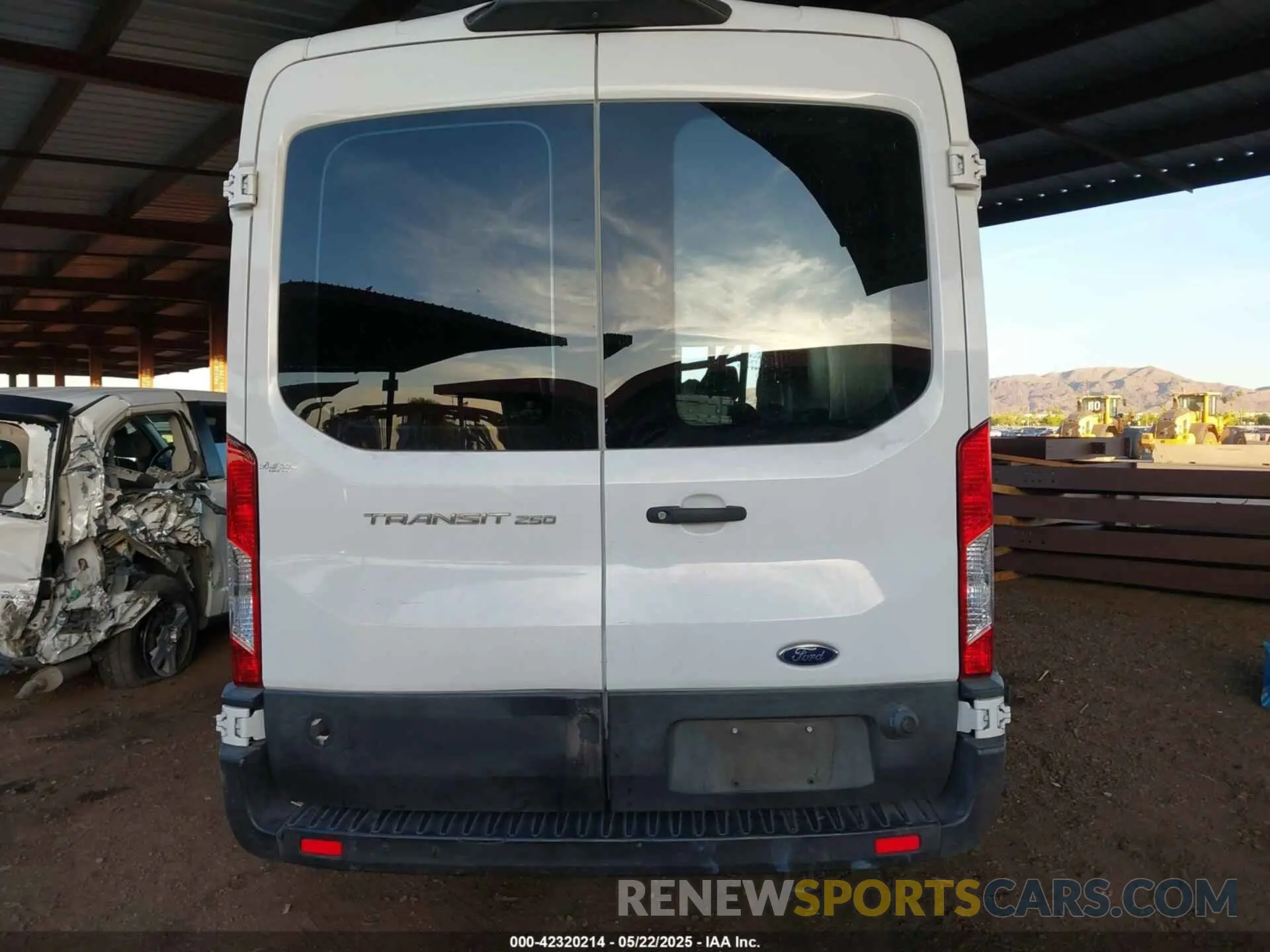 16 fotografías del automóvil dañado 1FTYR2CM9KKB83683 FORD TRANSIT-250 2019