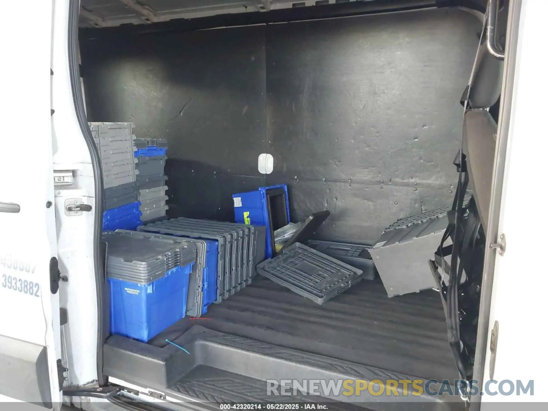 8 fotografías del automóvil dañado 1FTYR2CM9KKB83683 FORD TRANSIT-250 2019