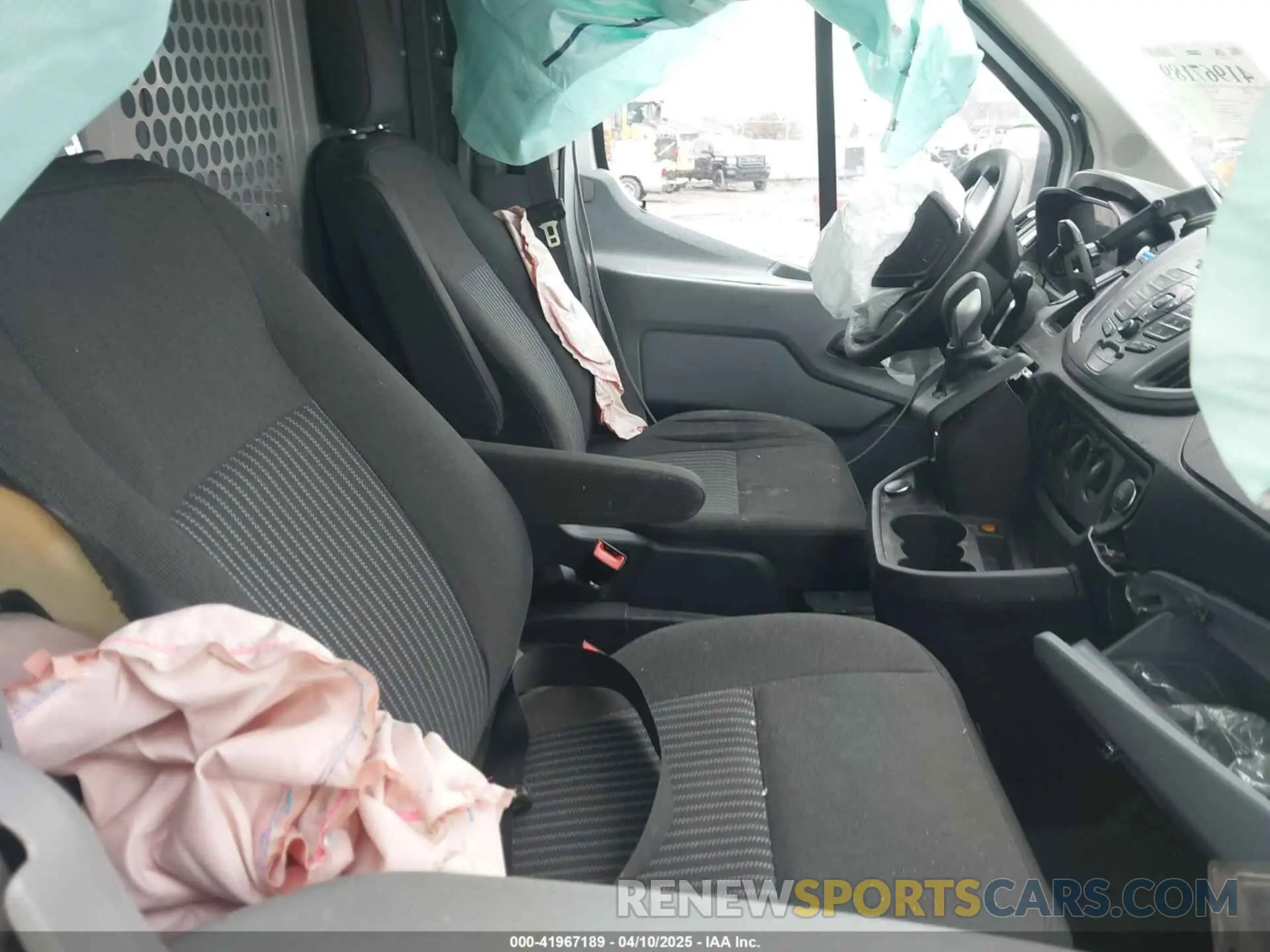 5 fotografías del automóvil dañado 1FTYR2YG6KKB47274 FORD TRANSIT-250 2019