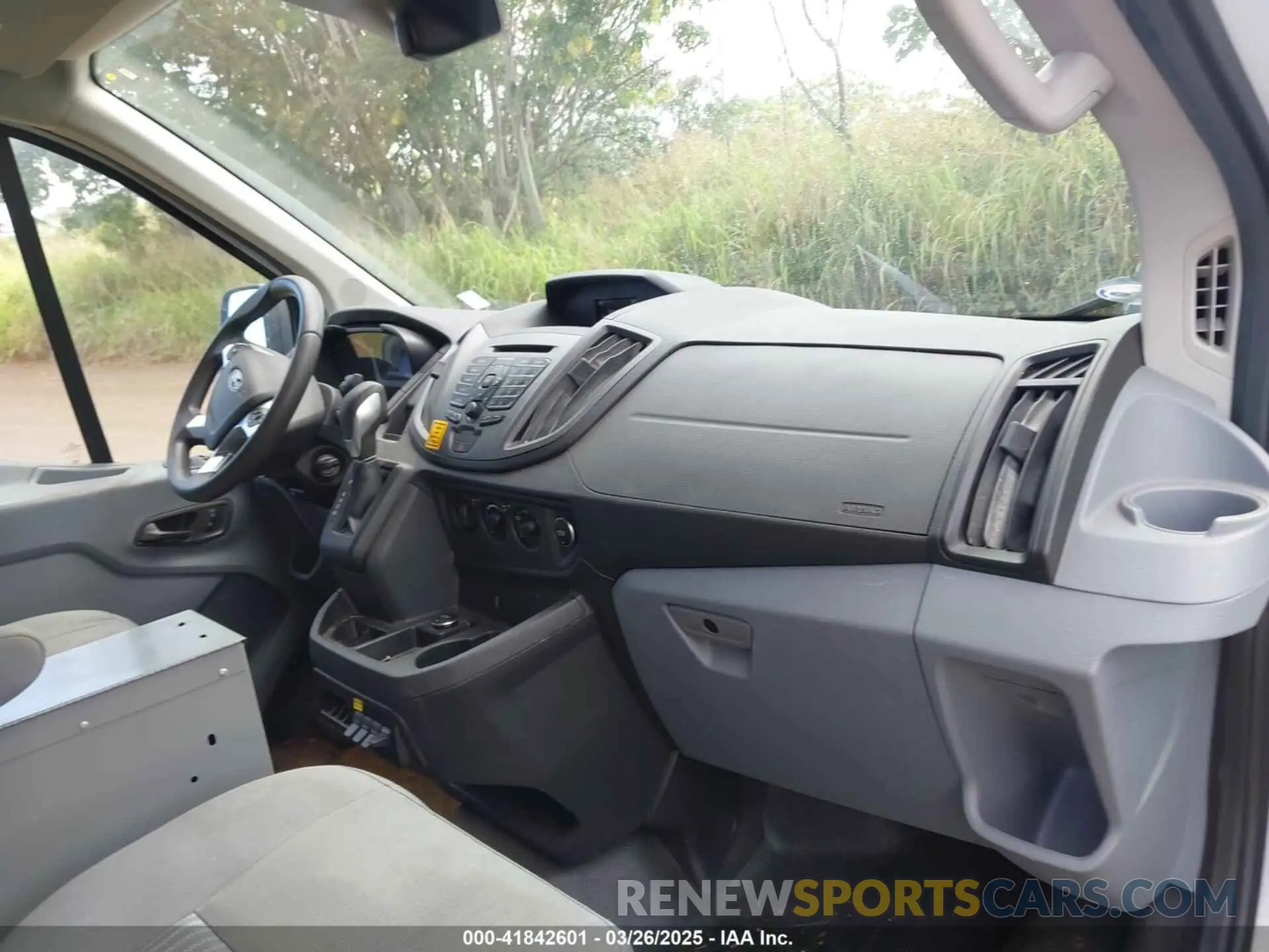 5 fotografías del automóvil dañado 1FTYR2YM4KKB79954 FORD TRANSIT-250 2019