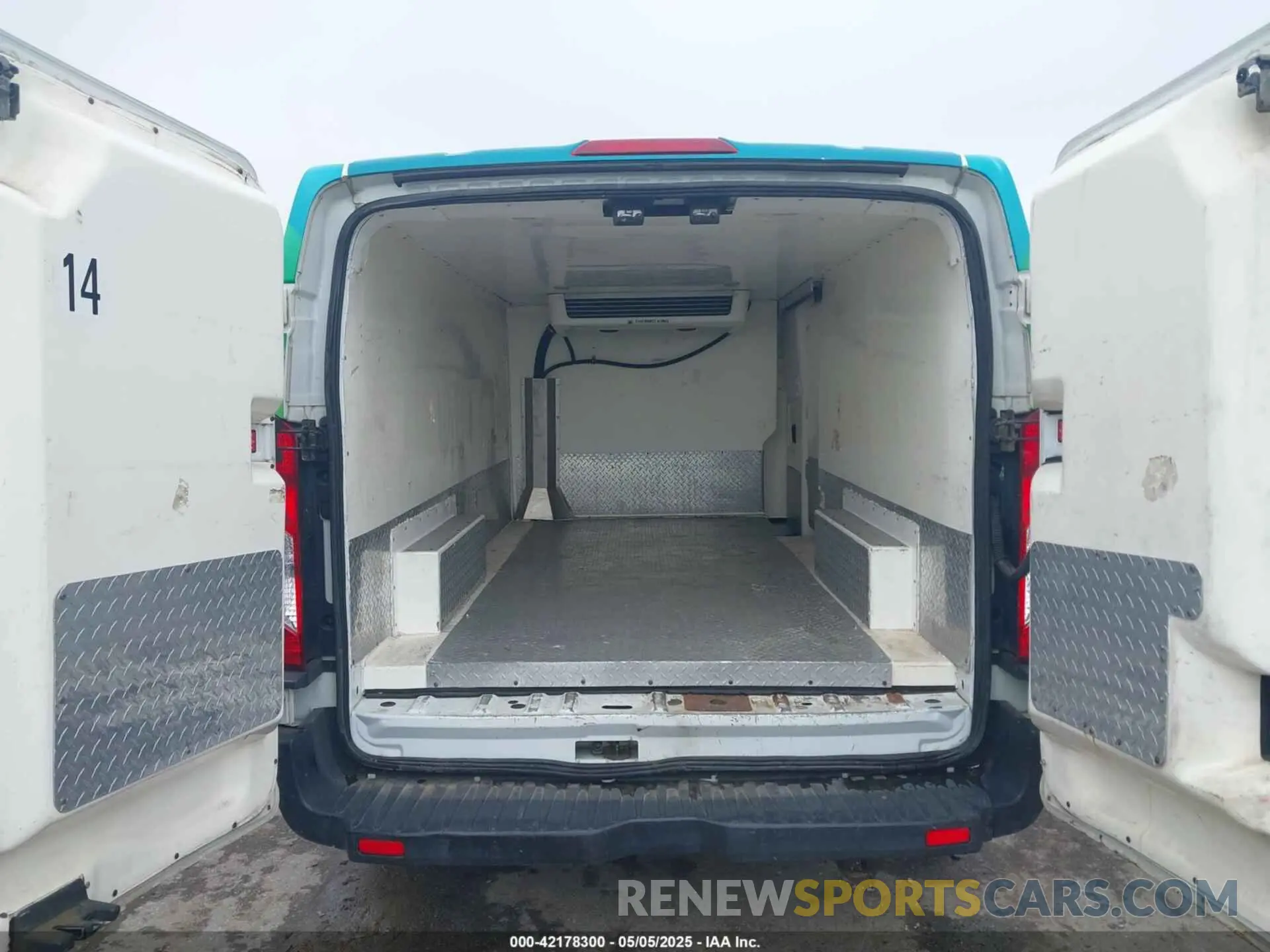 17 fotografías del automóvil dañado 1FTYR2ZG0KKA10216 FORD TRANSIT-250 2019