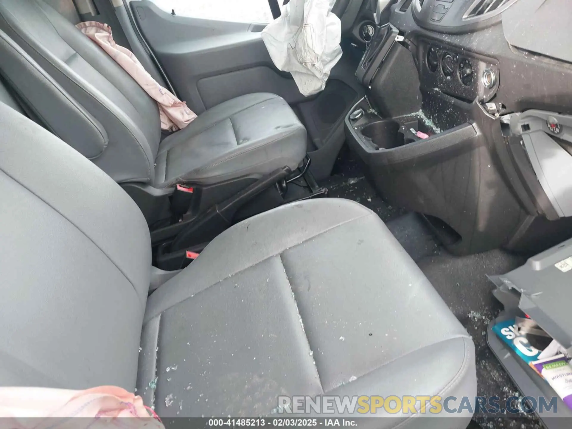 5 fotografías del automóvil dañado 1FTYR2ZM6KKB81879 FORD TRANSIT-250 2019