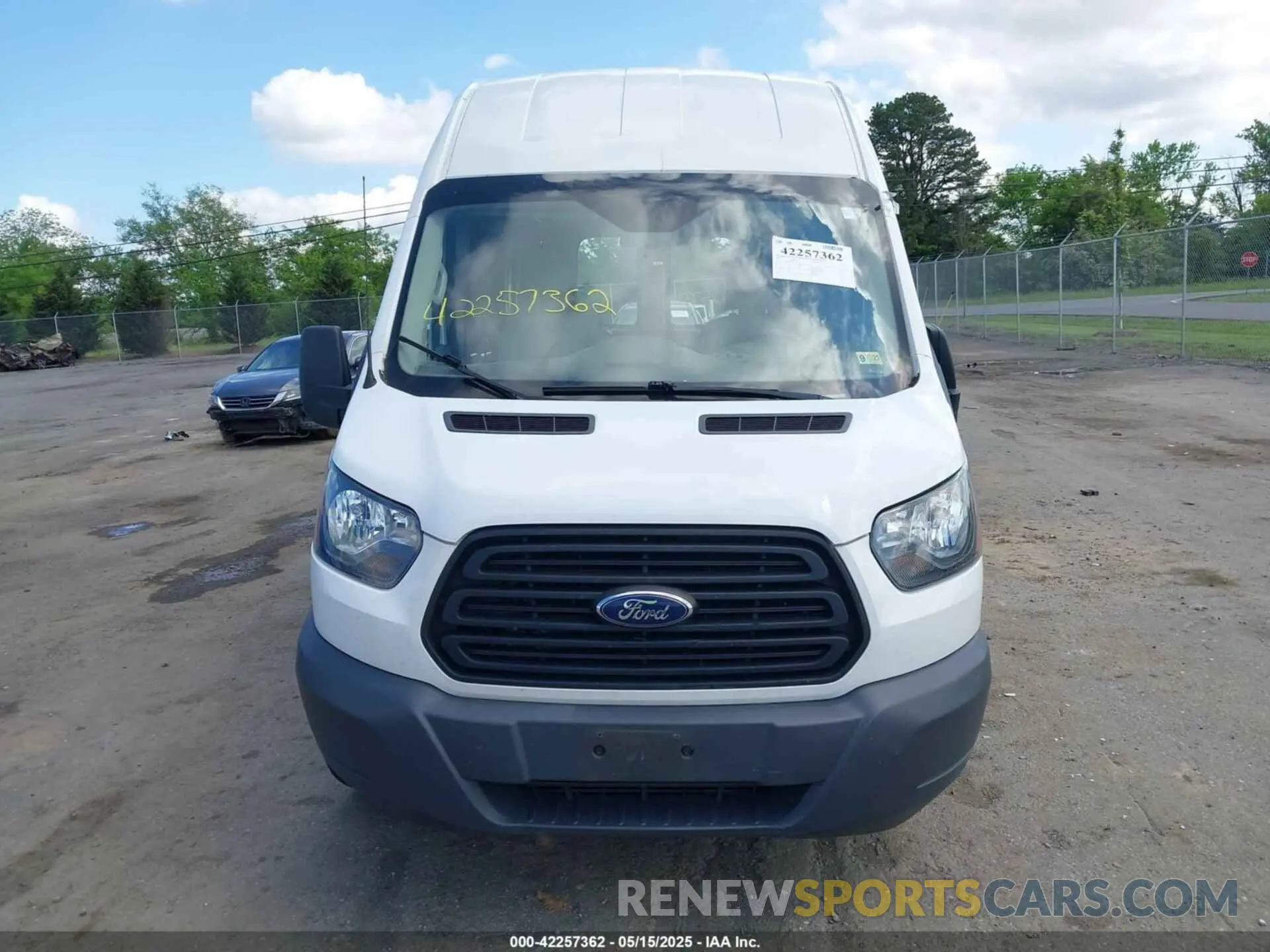 12 fotografías del automóvil dañado 1FTYR3XGXKKA15951 FORD TRANSIT-250 2019