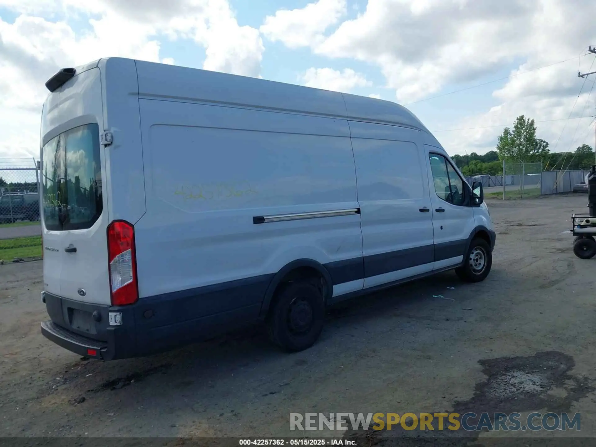 4 fotografías del automóvil dañado 1FTYR3XGXKKA15951 FORD TRANSIT-250 2019