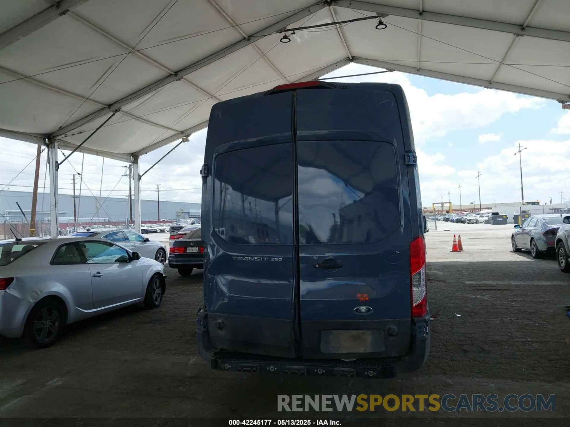 17 fotografías del automóvil dañado 1FTYR3XM5KKB78352 FORD TRANSIT-250 2019