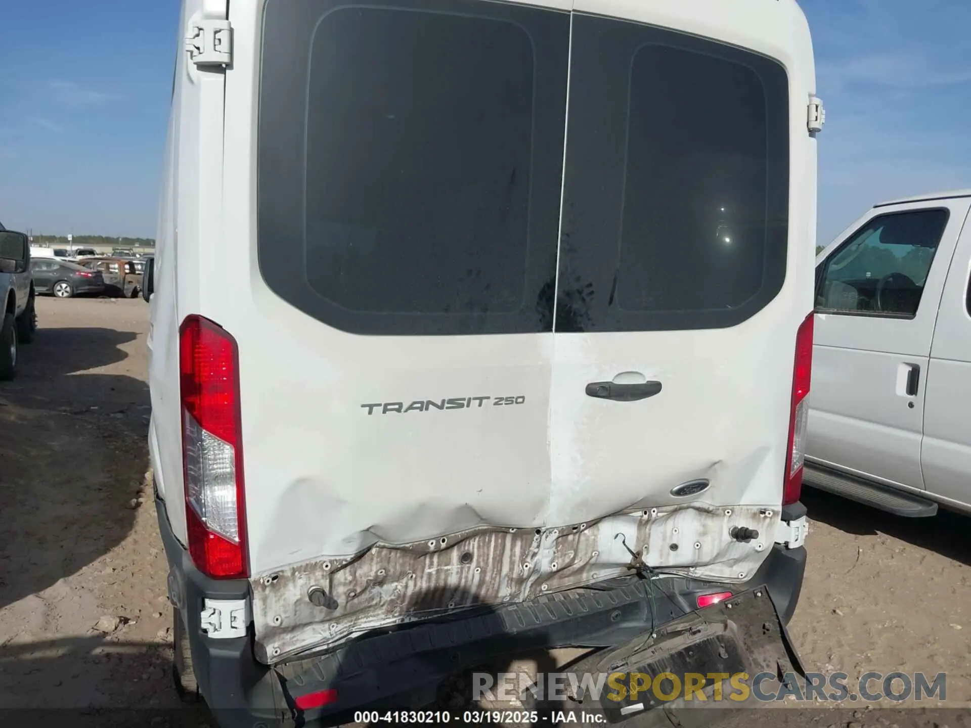 6 fotografías del automóvil dañado 1FTBR1C81LKB10957 FORD TRANSIT-250 2020