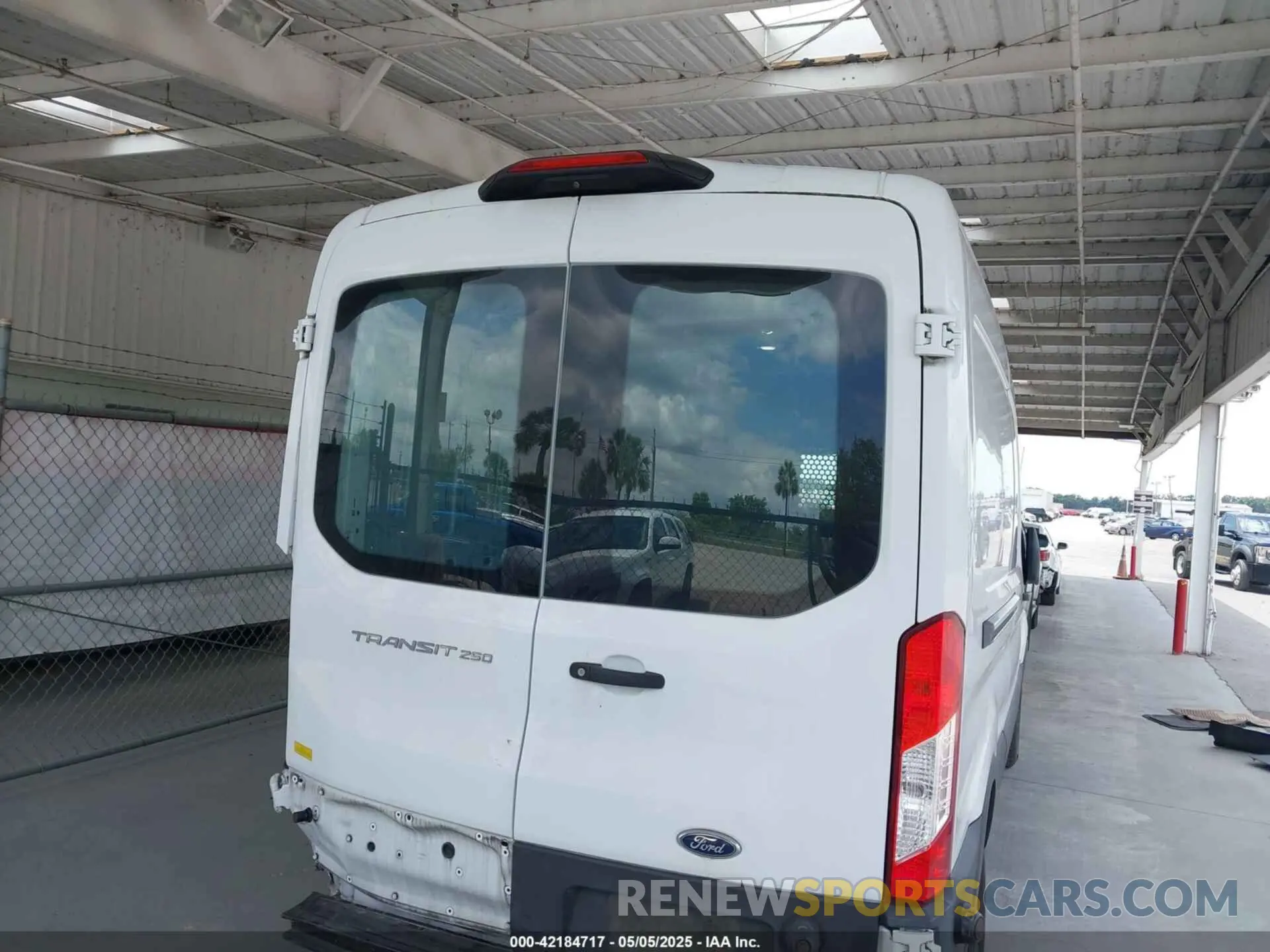 17 fotografías del automóvil dañado 1FTBR1C87LKA52224 FORD TRANSIT-250 2020