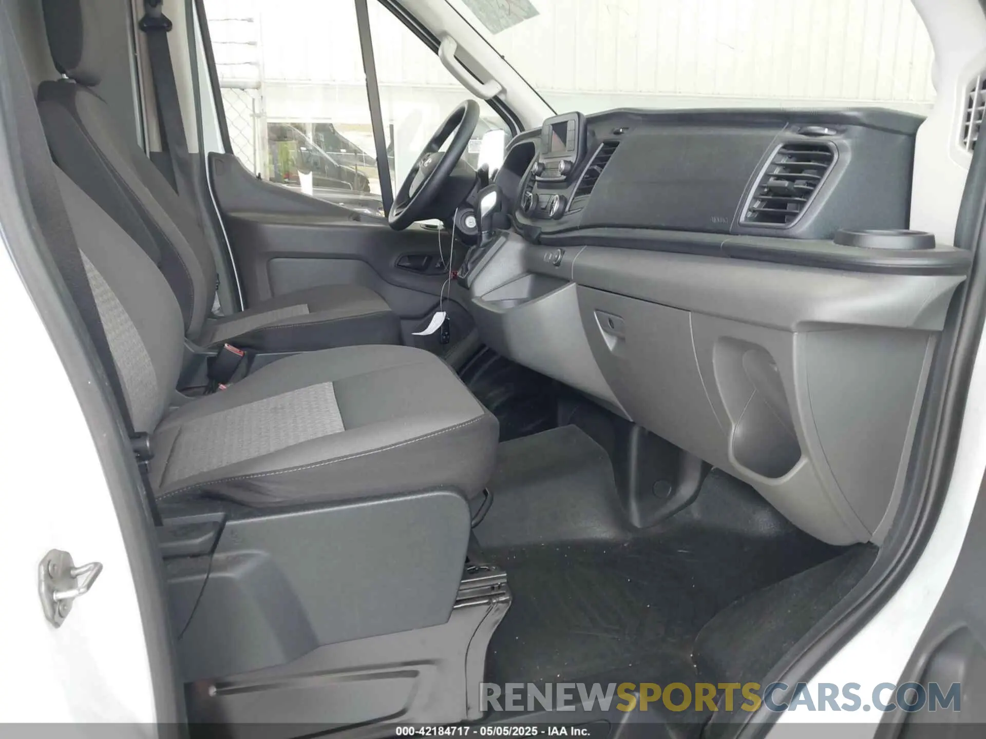5 fotografías del automóvil dañado 1FTBR1C87LKA52224 FORD TRANSIT-250 2020