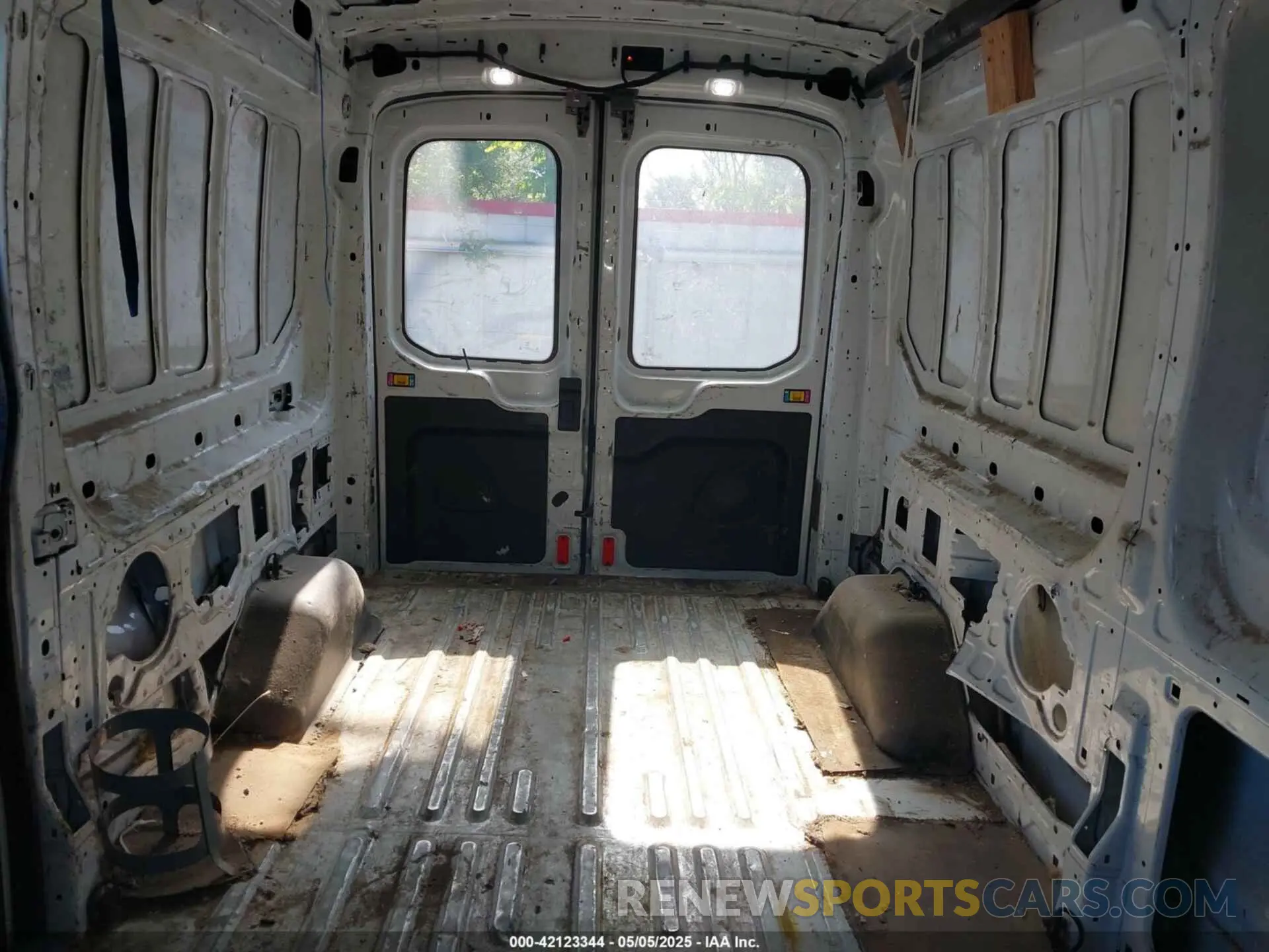 3 fotografías del automóvil dañado 1FTBR1C89LKA80798 FORD TRANSIT-250 2020