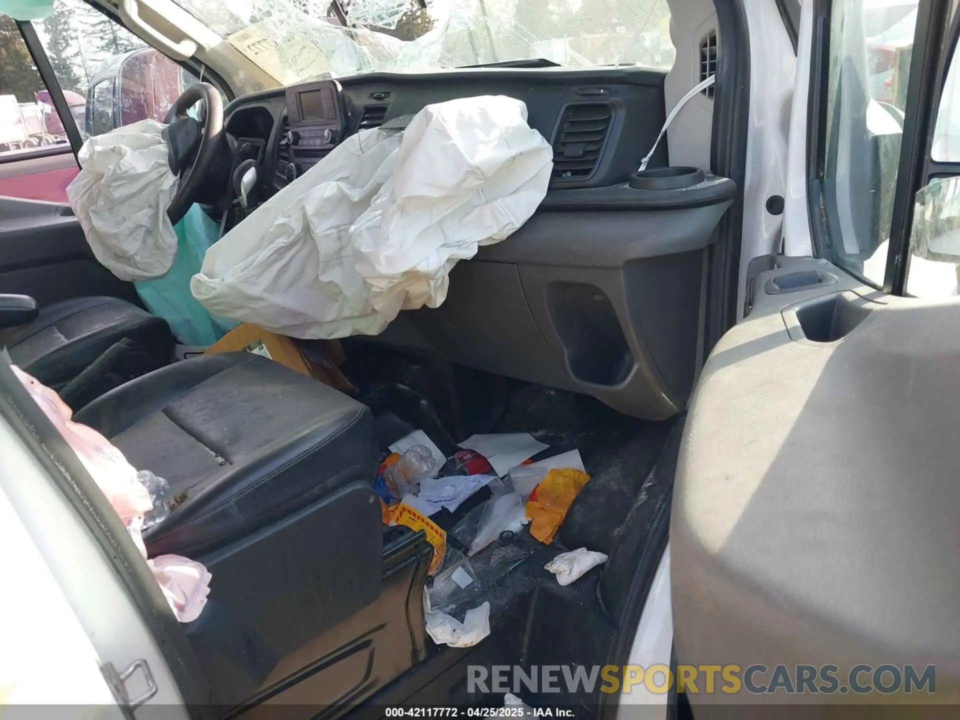 5 fotografías del automóvil dañado 1FTBR1C8XLKA43100 FORD TRANSIT-250 2020
