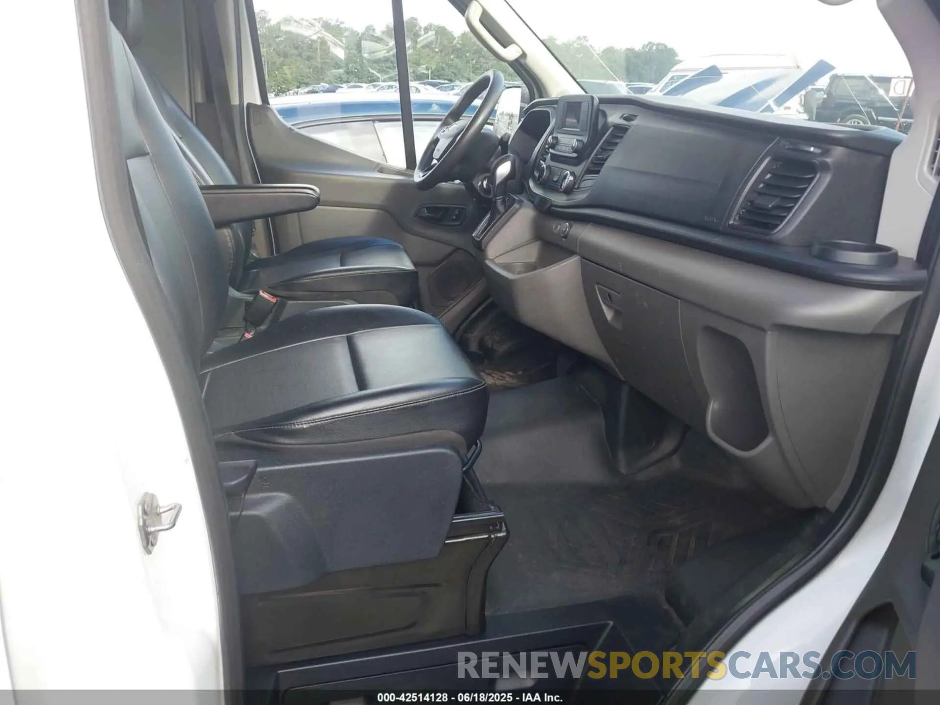5 fotografías del automóvil dañado 1FTBR1C8XLKB52205 FORD TRANSIT-250 2020