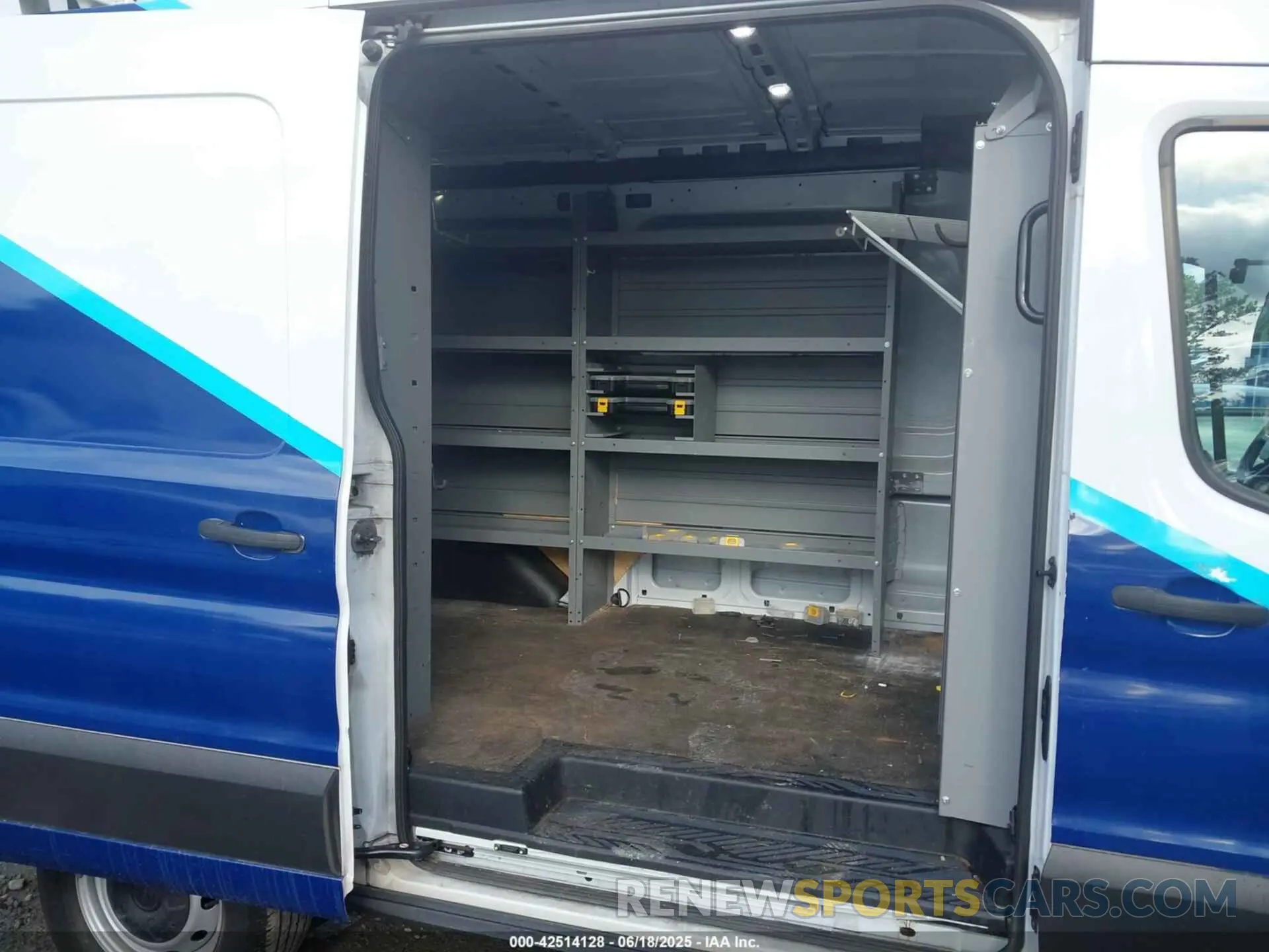 8 fotografías del automóvil dañado 1FTBR1C8XLKB52205 FORD TRANSIT-250 2020