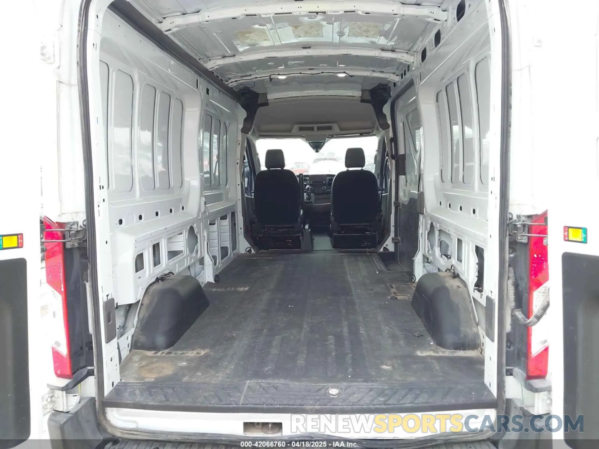 17 fotografías del automóvil dañado 1FTBR1CG3LKB71783 FORD TRANSIT-250 2020