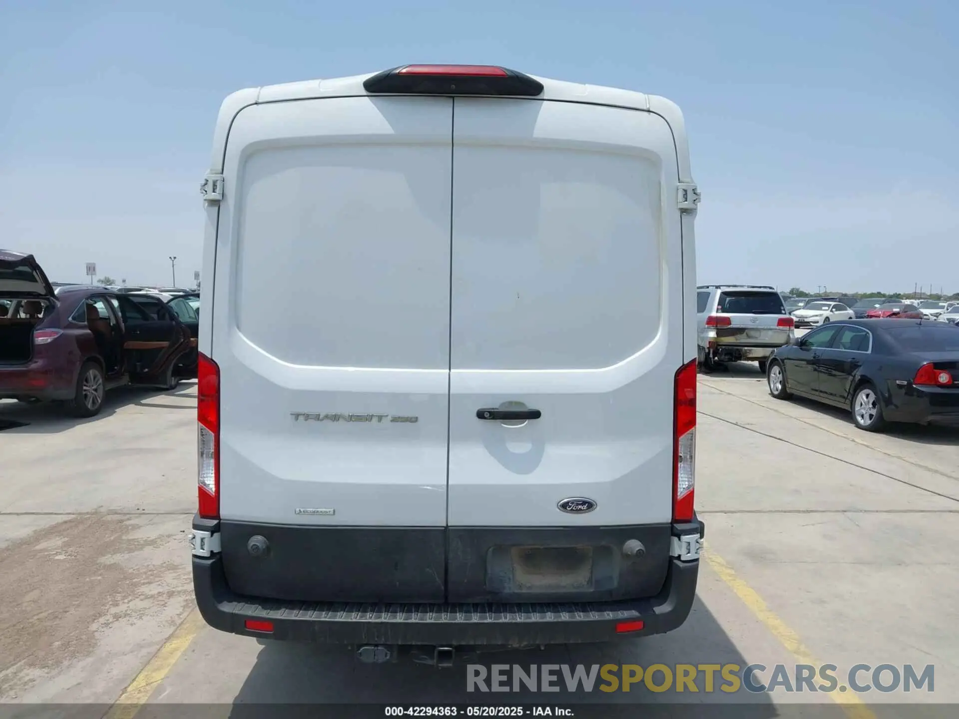 16 fotografías del automóvil dañado 1FTBR1CG4LKB26402 FORD TRANSIT-250 2020