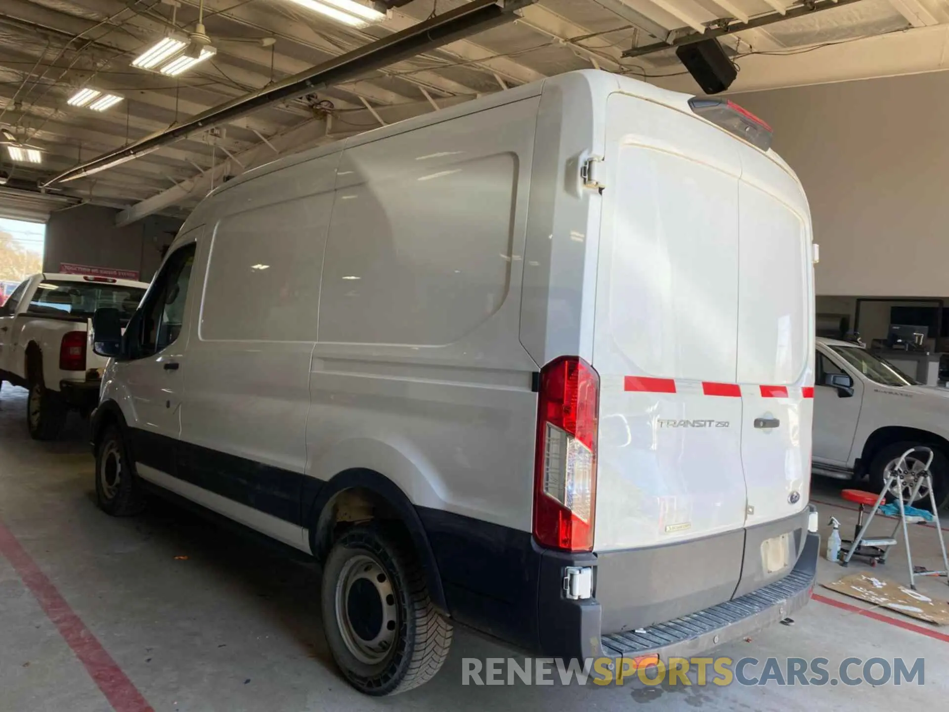 20 fotografías del automóvil dañado 1FTBR1CG6LKA17312 FORD TRANSIT-250 2020