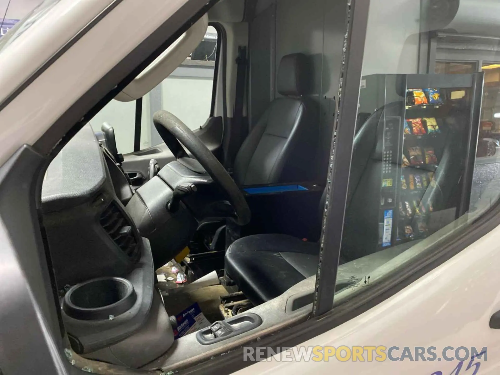 8 fotografías del automóvil dañado 1FTBR1CG6LKA17312 FORD TRANSIT-250 2020