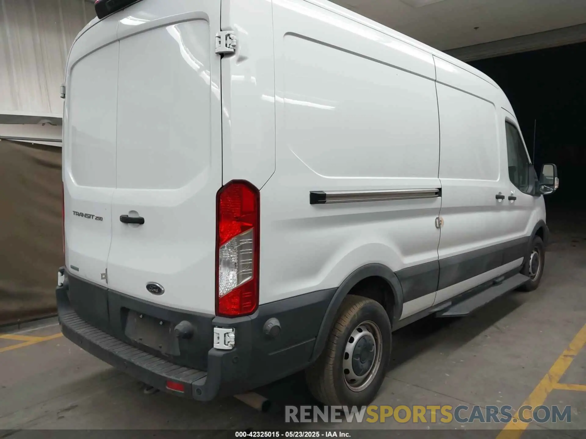 4 fotografías del automóvil dañado 1FTBR1CG8LKB66921 FORD TRANSIT-250 2020