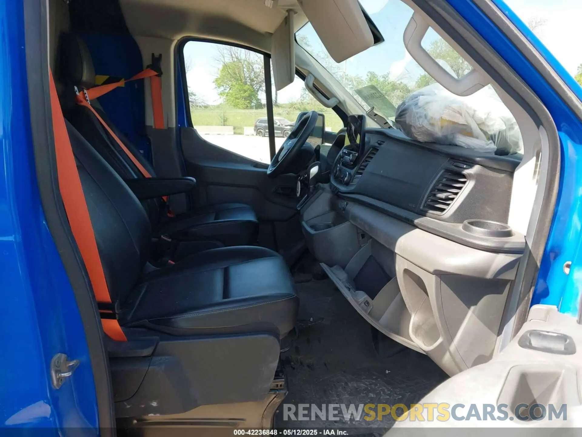 5 fotografías del automóvil dañado 1FTBR1Y81LKA88080 FORD TRANSIT-250 2020