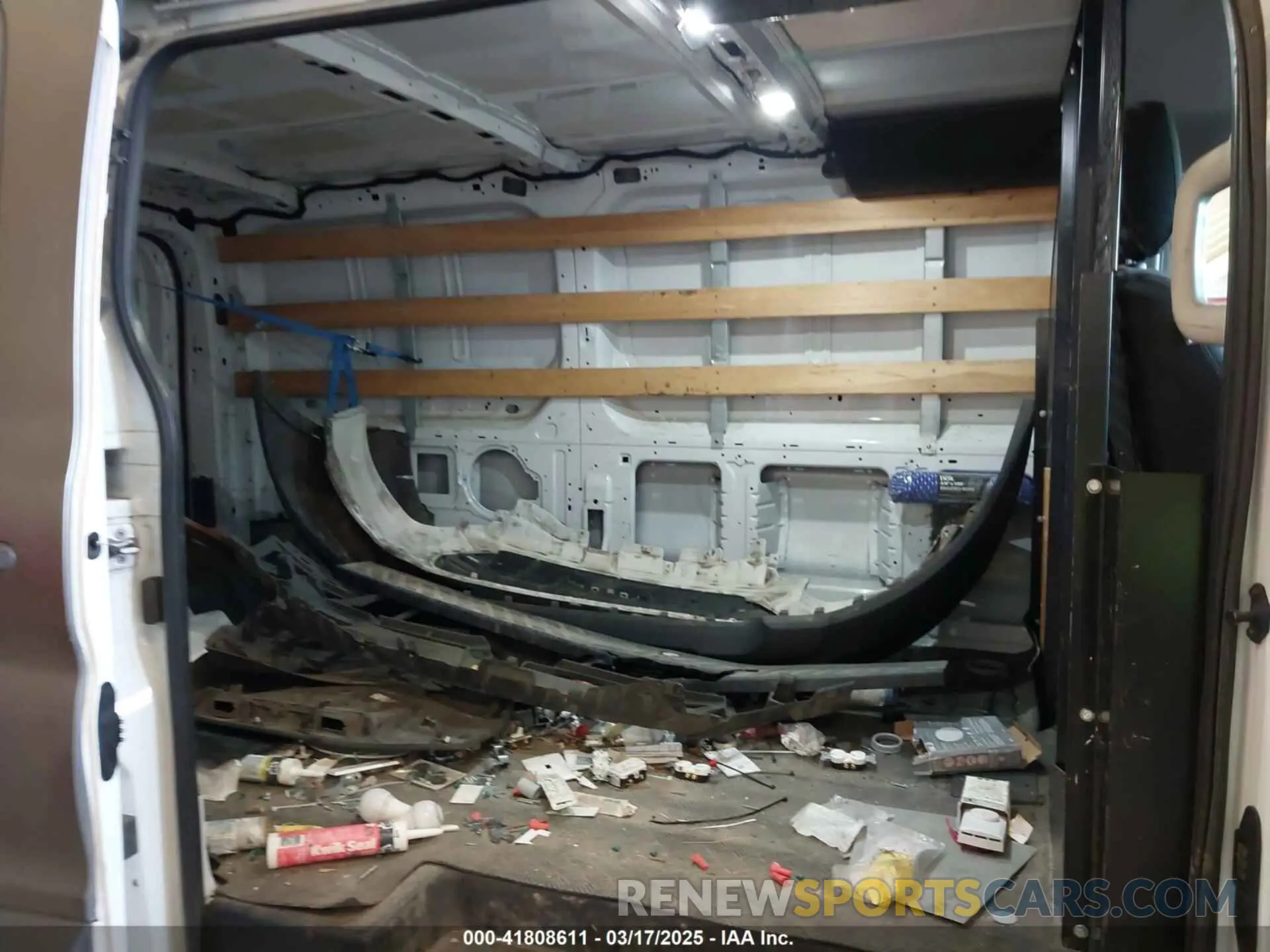 8 fotografías del automóvil dañado 1FTBR1Y87LKA77794 FORD TRANSIT-250 2020