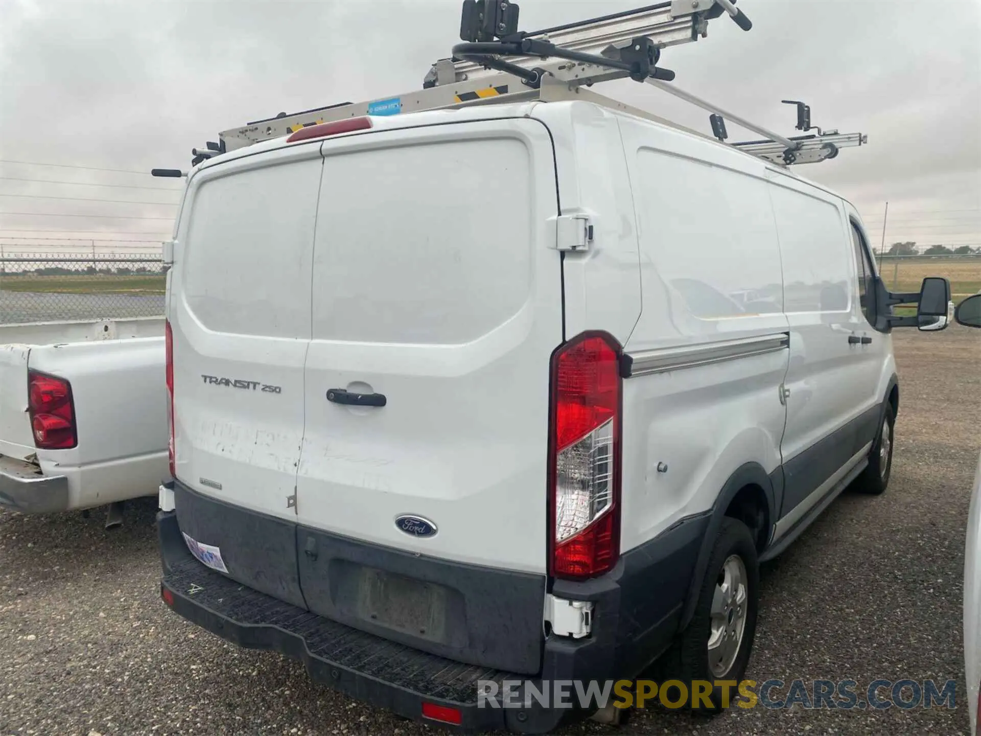 8 fotografías del automóvil dañado 1FTBR1YGXLKA35837 FORD TRANSIT-250 2020