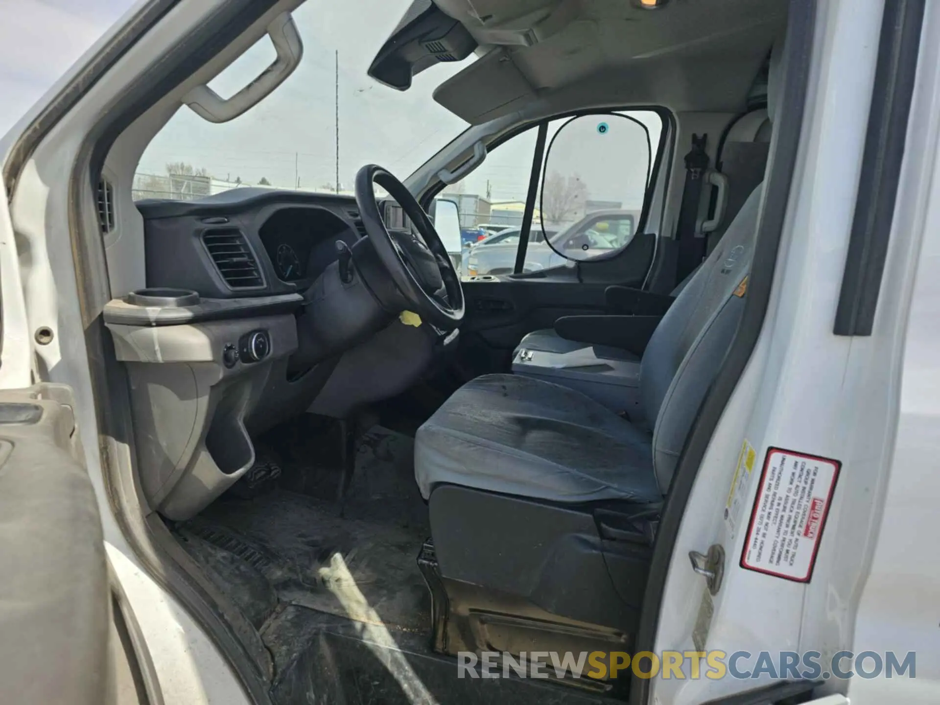 15 fotografías del automóvil dañado 1FTBR1YGXLKB79159 FORD TRANSIT-250 2020