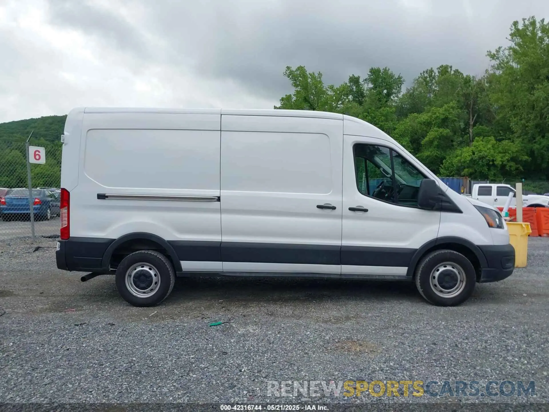 13 fotografías del automóvil dañado 1FTBR1C85NKA74578 FORD TRANSIT-250 2022