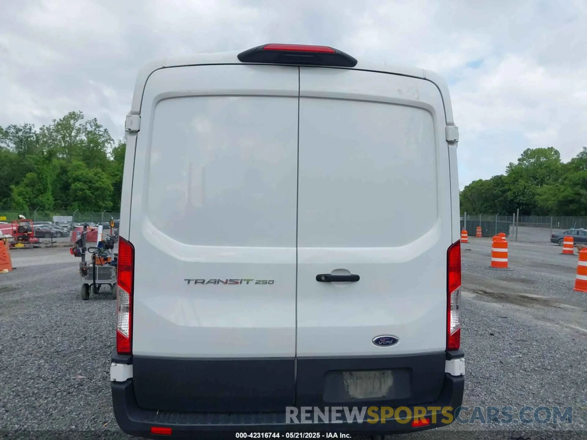 16 fotografías del automóvil dañado 1FTBR1C85NKA74578 FORD TRANSIT-250 2022