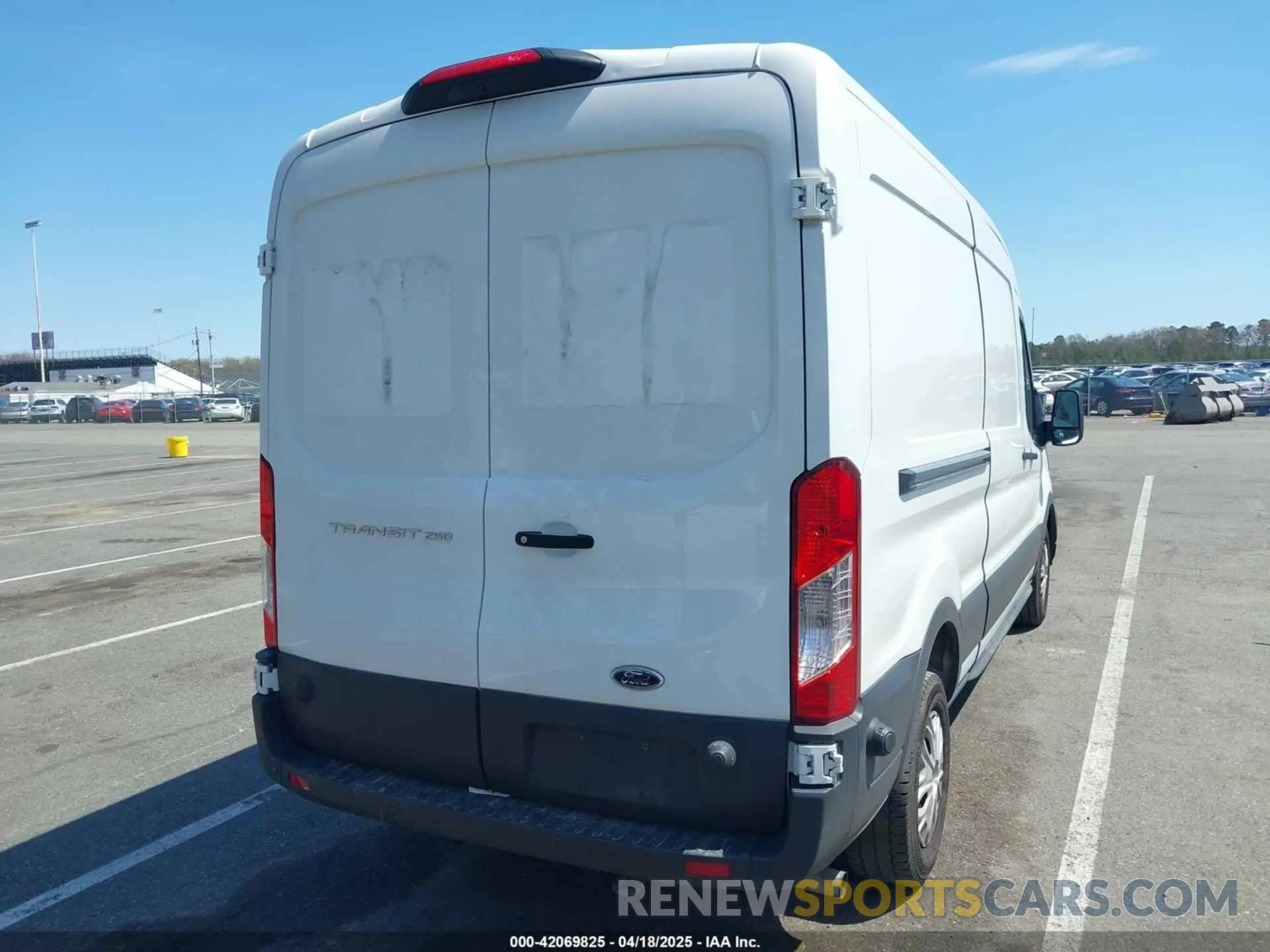 4 fotografías del automóvil dañado 1FTBR1C84RKA39388 FORD TRANSIT-250 2024
