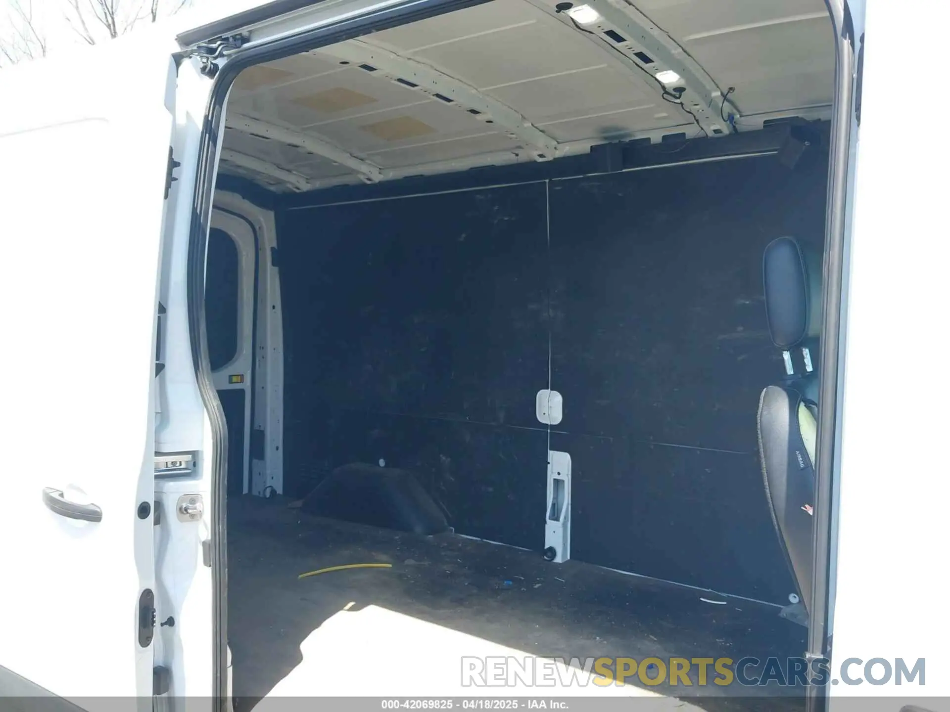 8 fotografías del automóvil dañado 1FTBR1C84RKA39388 FORD TRANSIT-250 2024