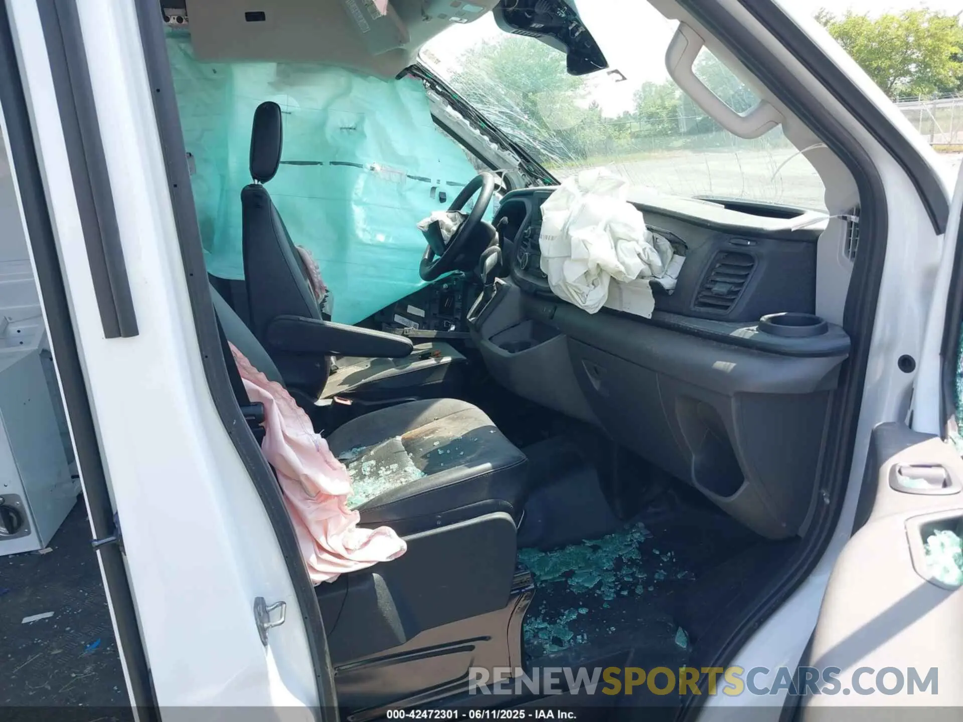 5 fotografías del automóvil dañado 1FTBR1X89RKB22115 FORD TRANSIT-250 2024