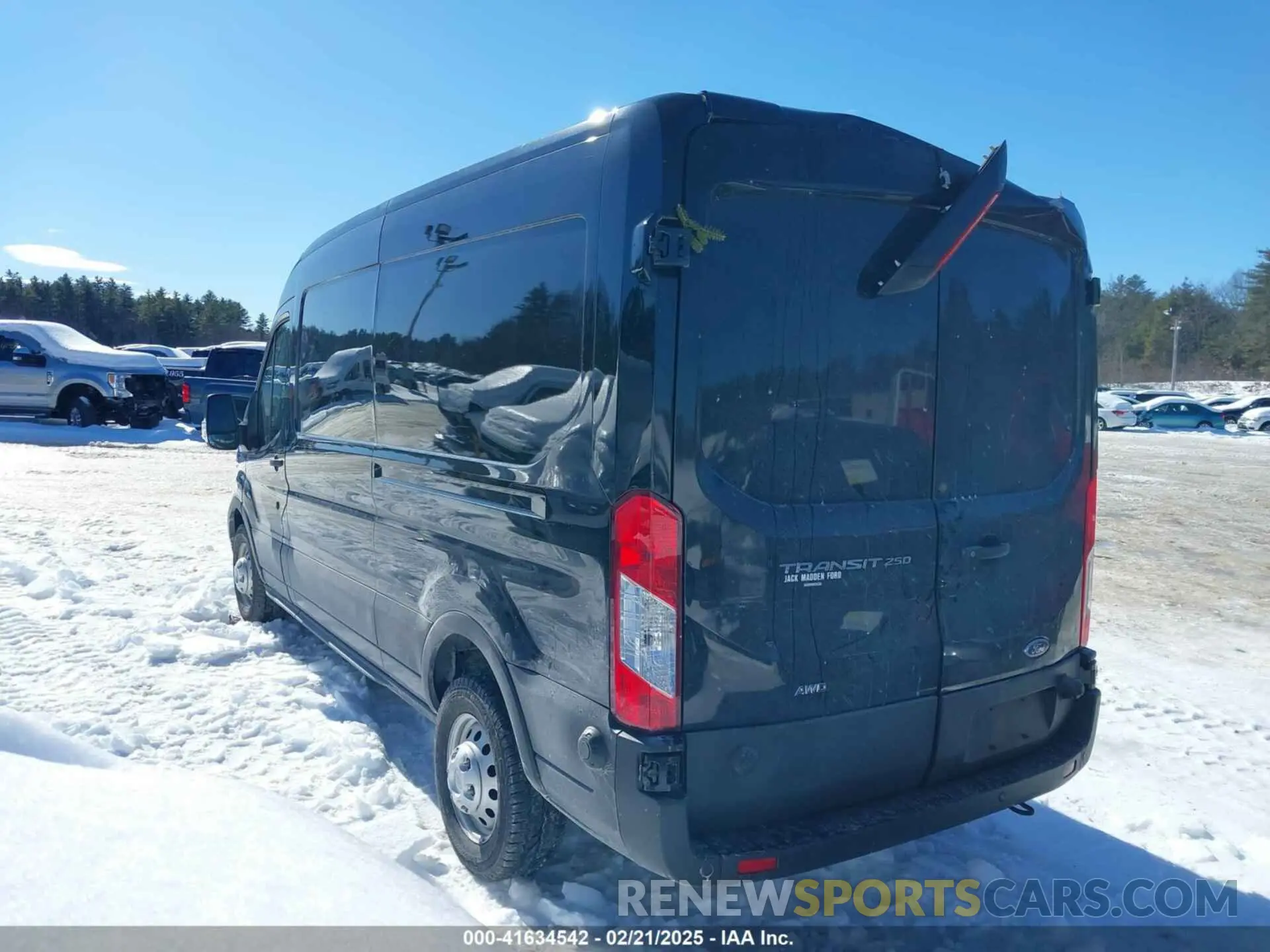3 fotografías del automóvil dañado 1FTBR2C84RKA92355 FORD TRANSIT-250 2024