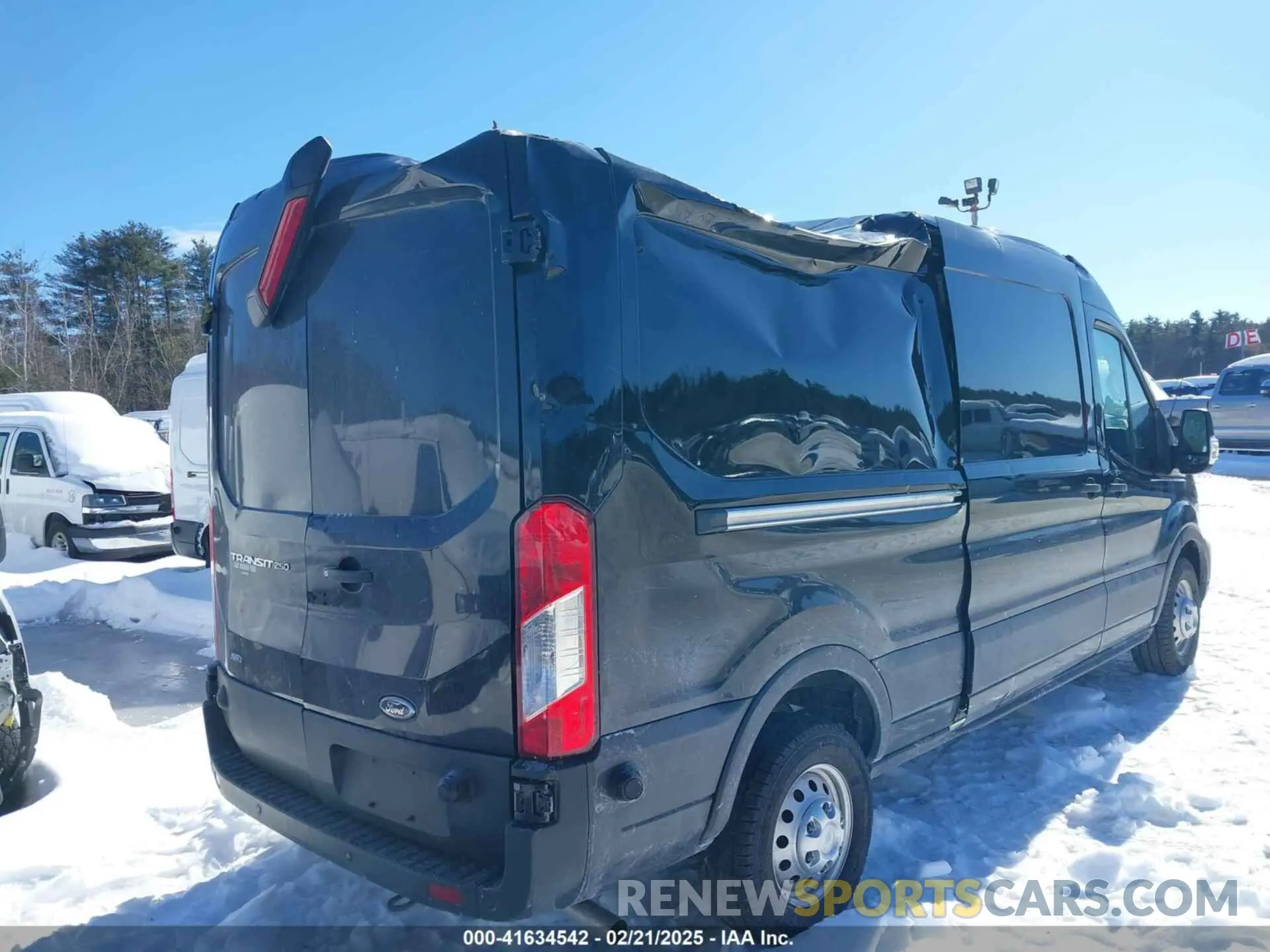 4 fotografías del automóvil dañado 1FTBR2C84RKA92355 FORD TRANSIT-250 2024