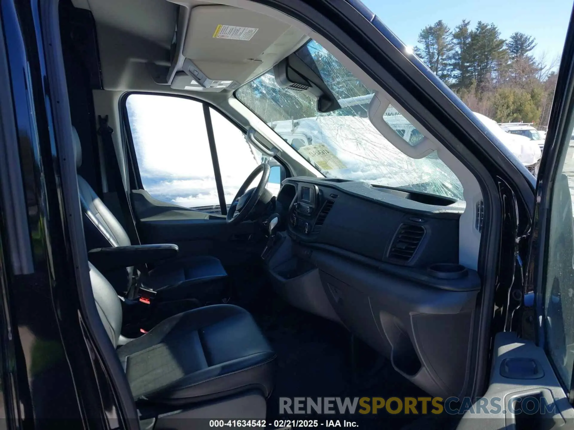 5 fotografías del automóvil dañado 1FTBR2C84RKA92355 FORD TRANSIT-250 2024