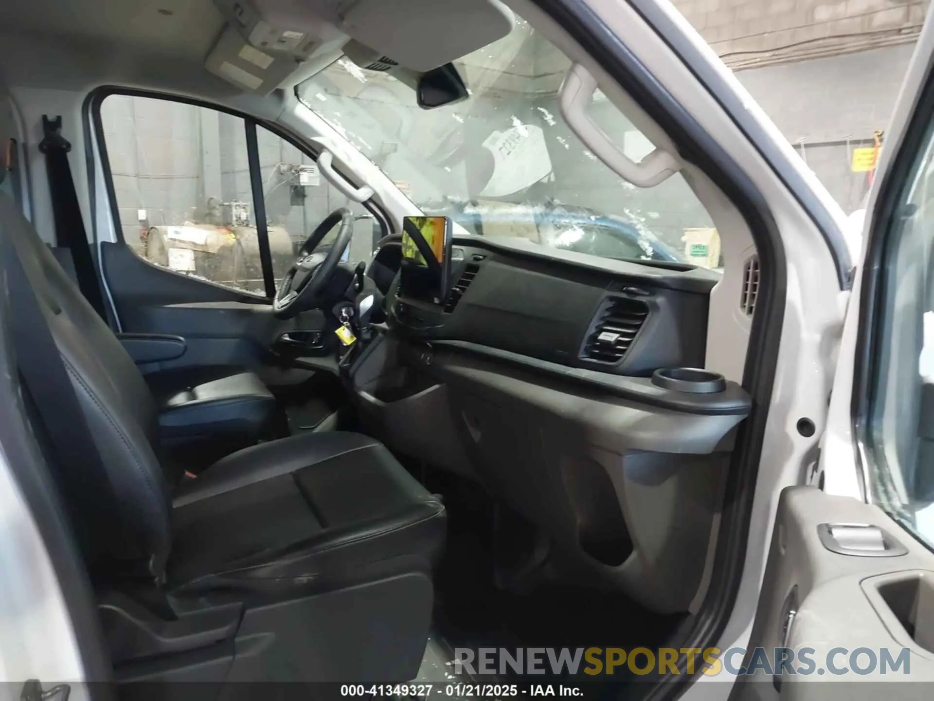 5 fotografías del automóvil dañado 1FTBR2Y83RKA54611 FORD TRANSIT-250 2024