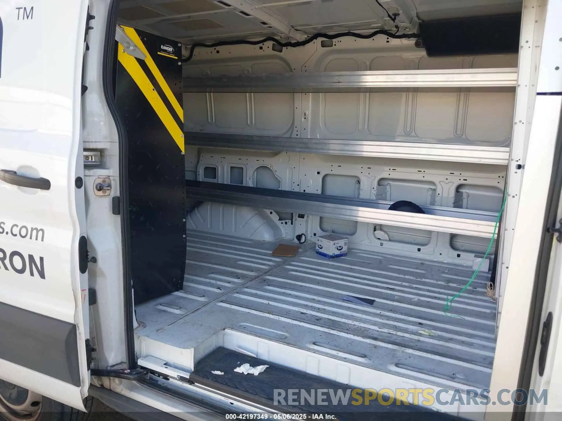 8 fotografías del automóvil dañado 1FTLR1Y82LKA70398 FORD TRANSIT-250 CARGO 2020