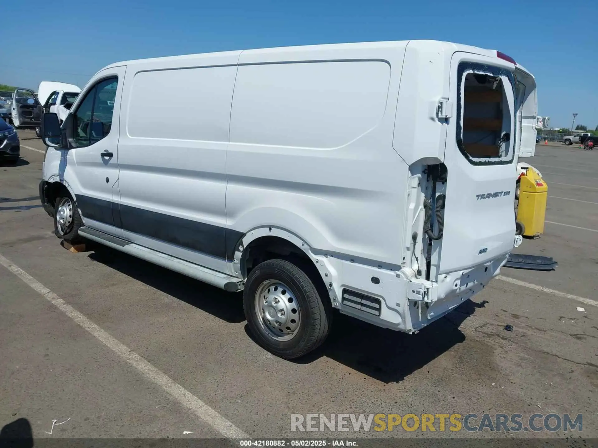 3 fotografías del automóvil dañado 1FTBR2Y84PKA44893 FORD TRANSIT-250 CARGO 2023
