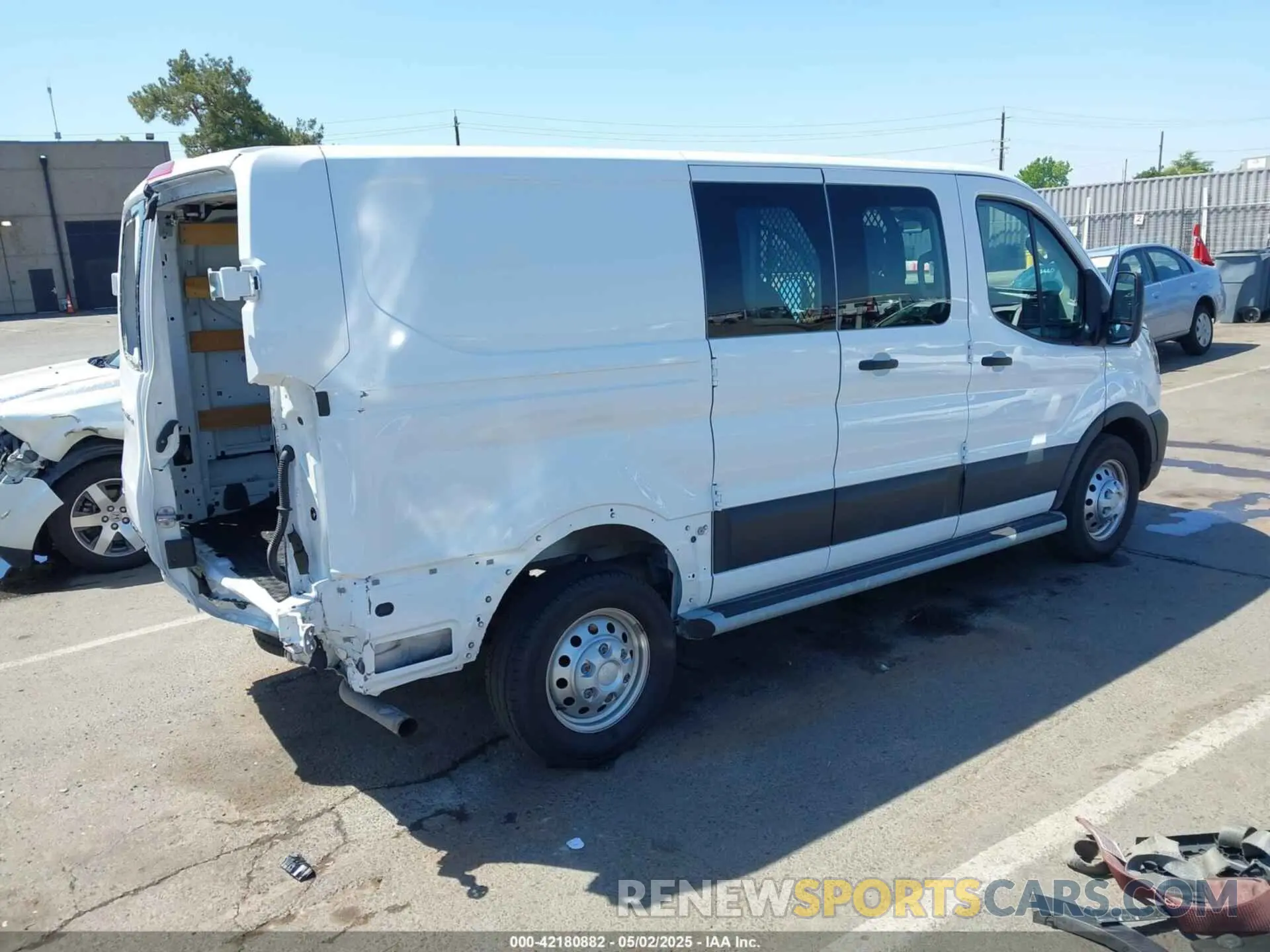 4 fotografías del automóvil dañado 1FTBR2Y84PKA44893 FORD TRANSIT-250 CARGO 2023