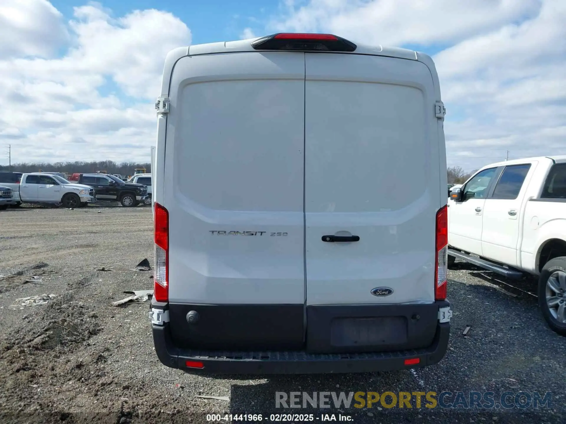 16 fotografías del automóvil dañado 1FTBR1C85LKA13051 FORD TRANSIT-250 CARGO VAN 2020