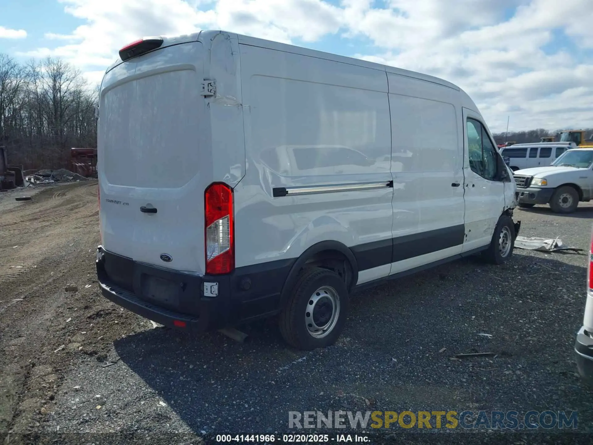 4 fotografías del automóvil dañado 1FTBR1C85LKA13051 FORD TRANSIT-250 CARGO VAN 2020
