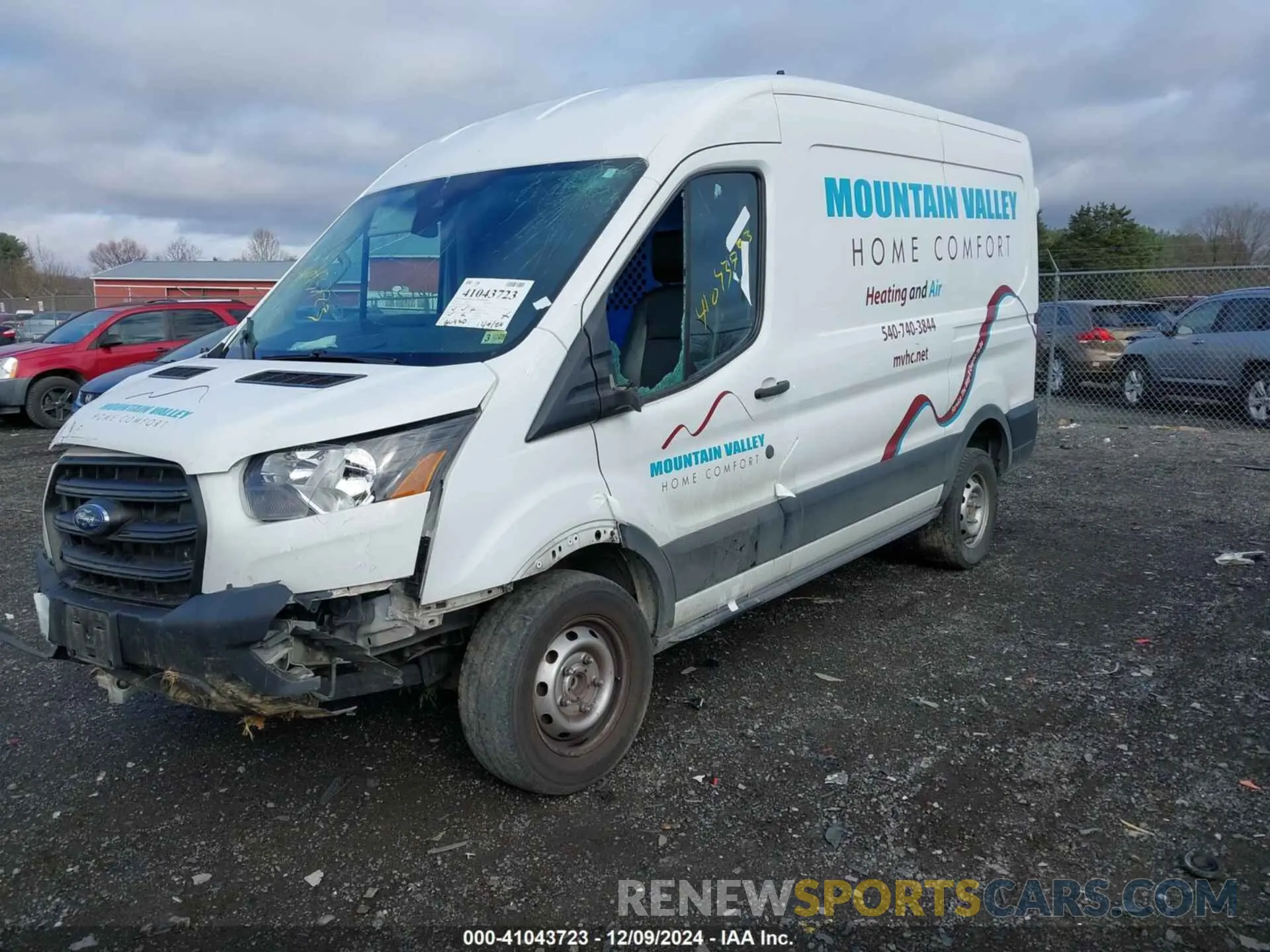 2 fotografías del automóvil dañado 1FTBR1C86LKB38981 FORD TRANSIT-250 CARGO VAN 2020